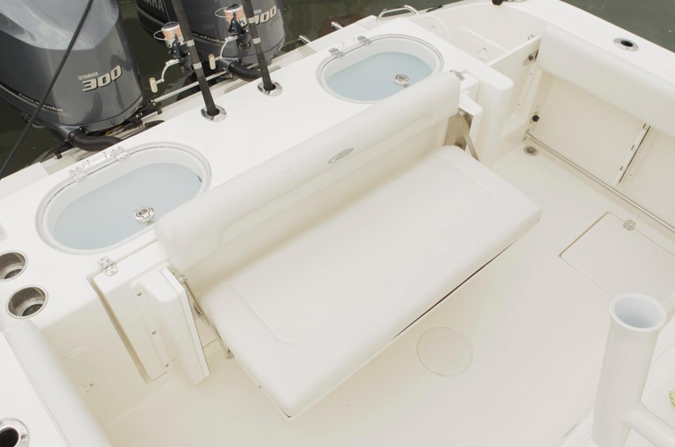 M 10521 JP Knot 10 Yacht Sales M 10521 JP Knot 10 Yacht Sales