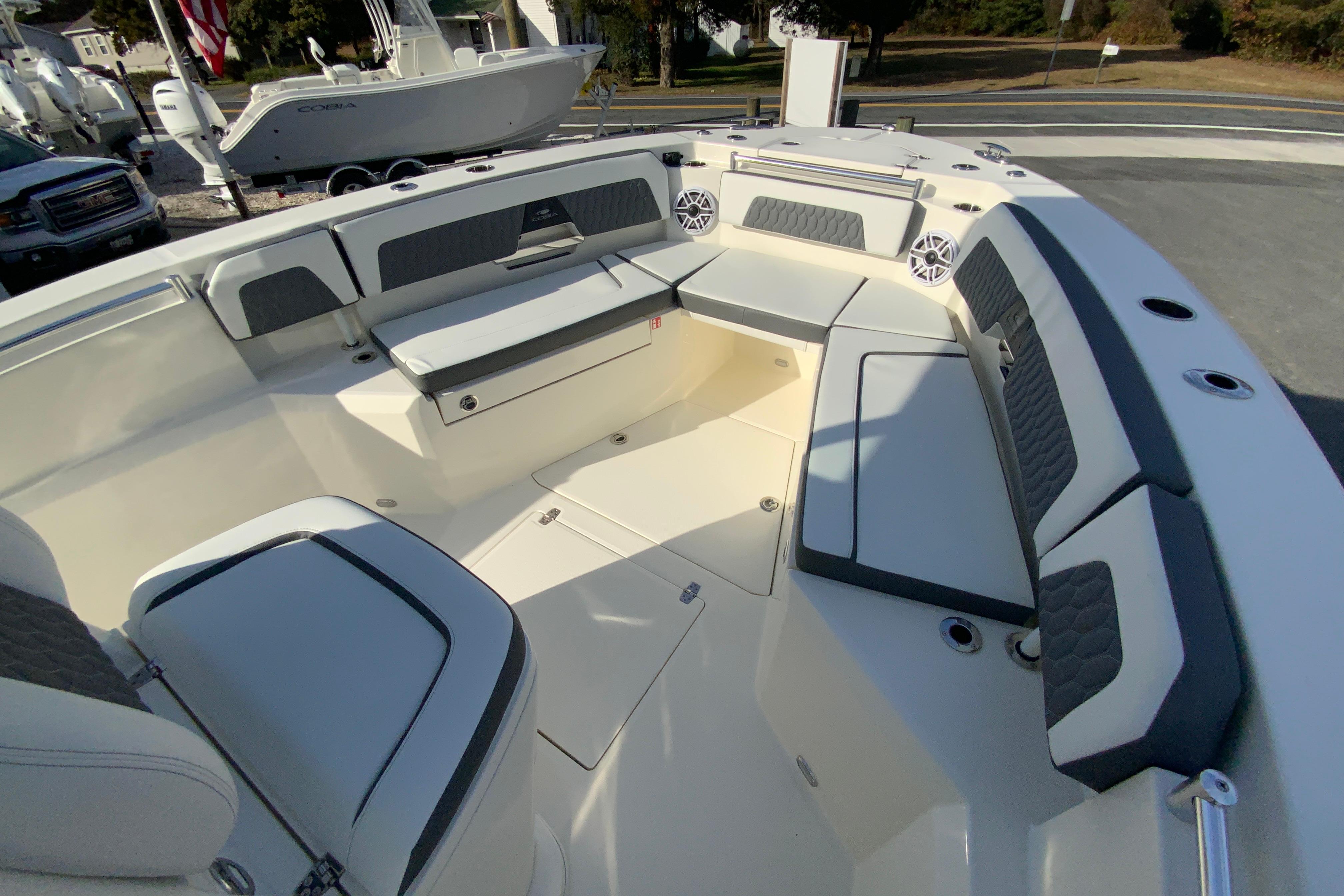 2026 Cobia 285 Center Console-32