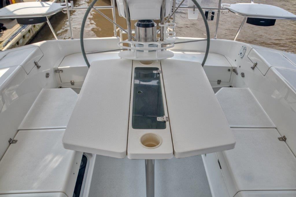 Cockpit table