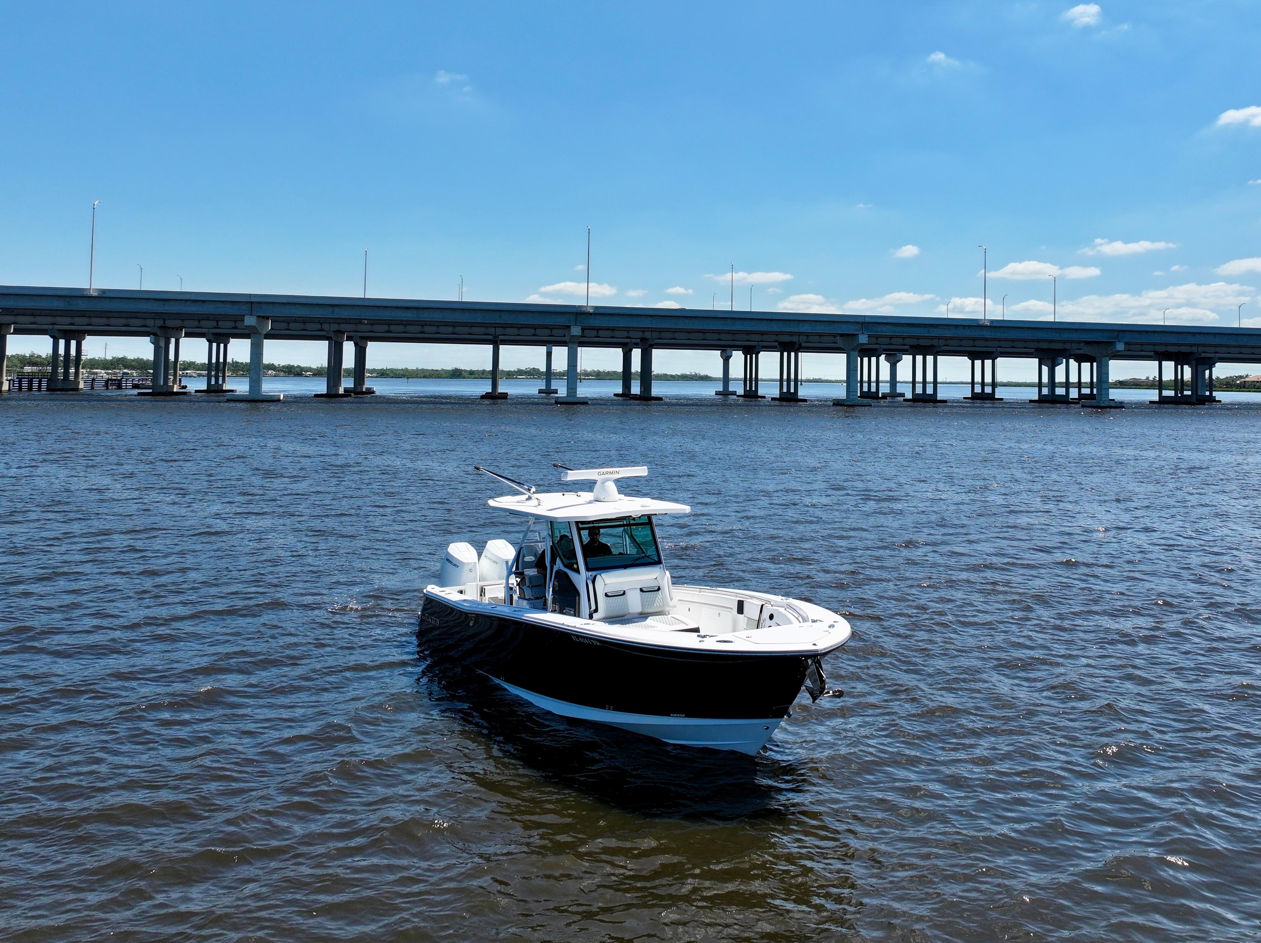 2024-blackfin-332-cc-power-9764328-20250418182920042-1_XLARGE