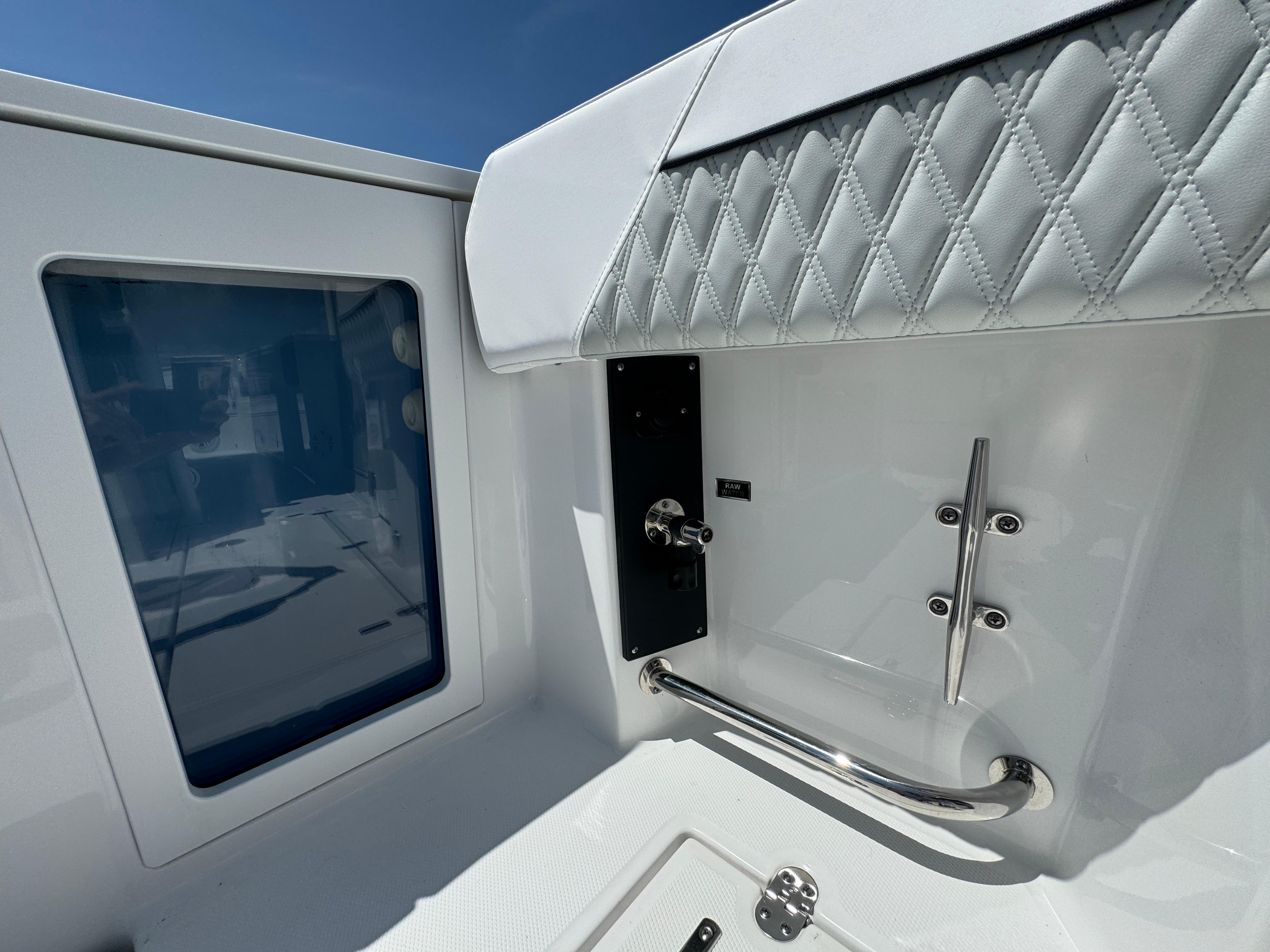 2024-blackfin-332-cc-power-9764328-20250418183251716-1_XLARGE