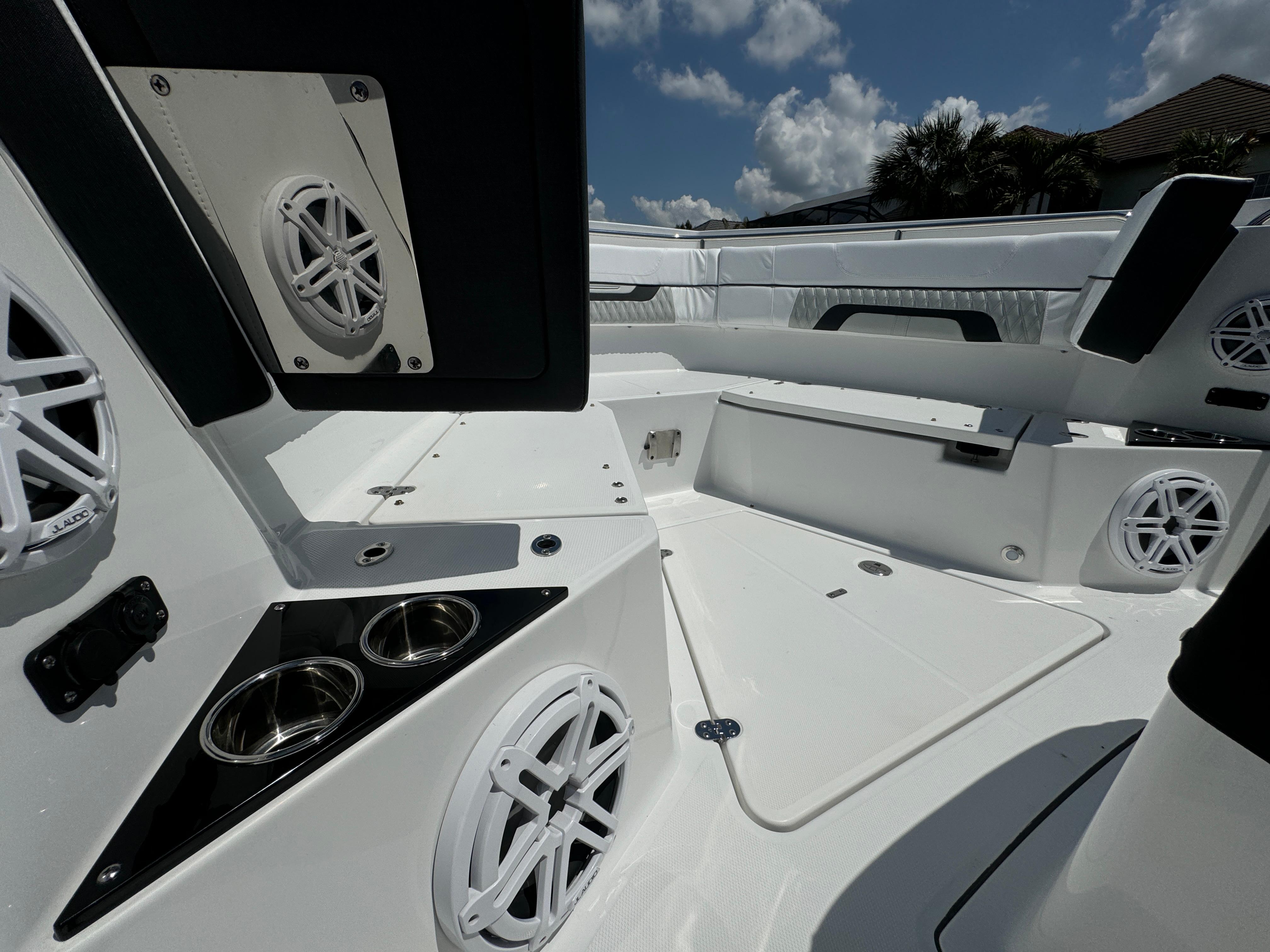 2024-blackfin-332-cc-power-9764328-20250418183358669-1_XLARGE