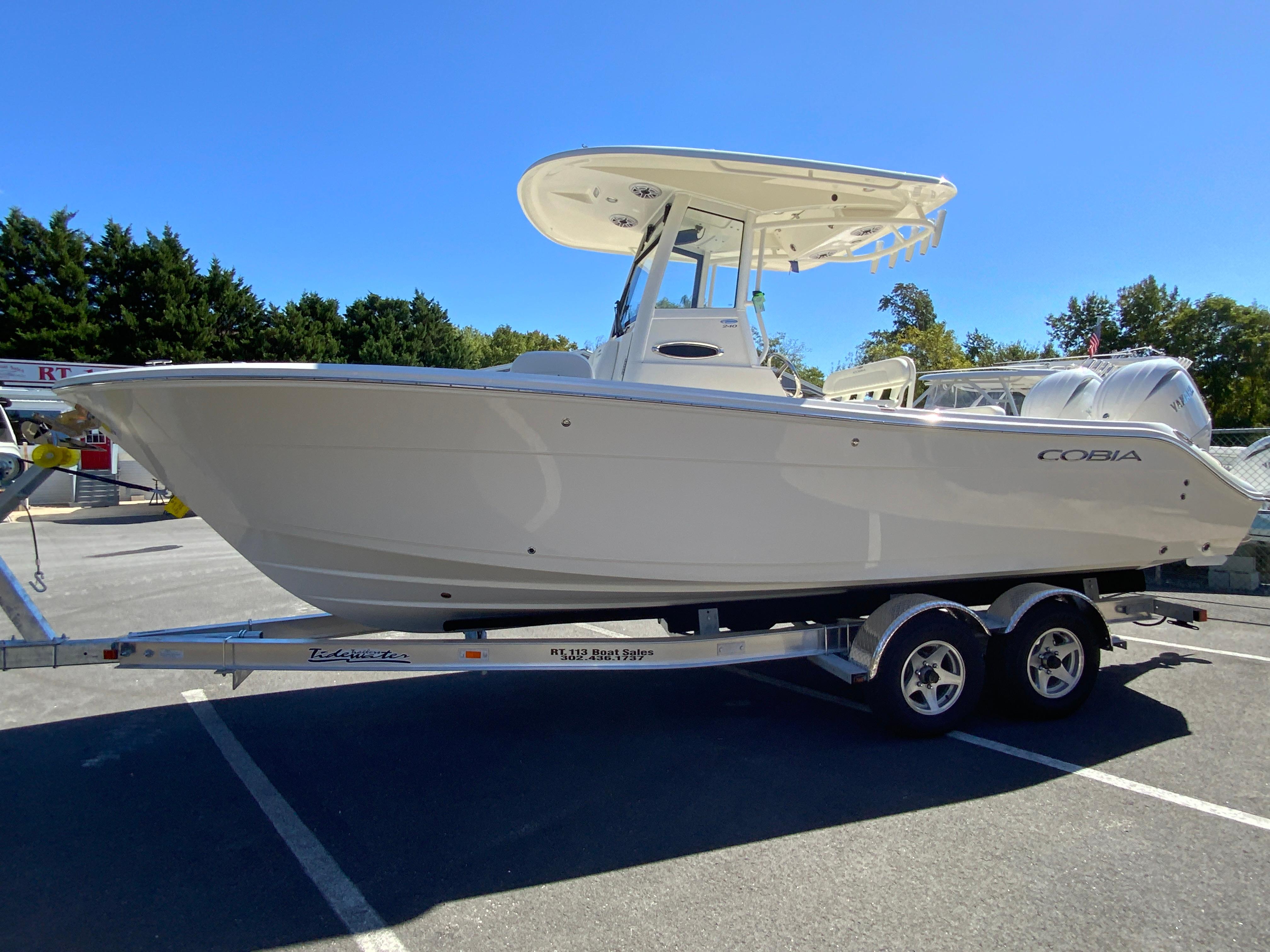 2025 Cobia 240 Center Console-6