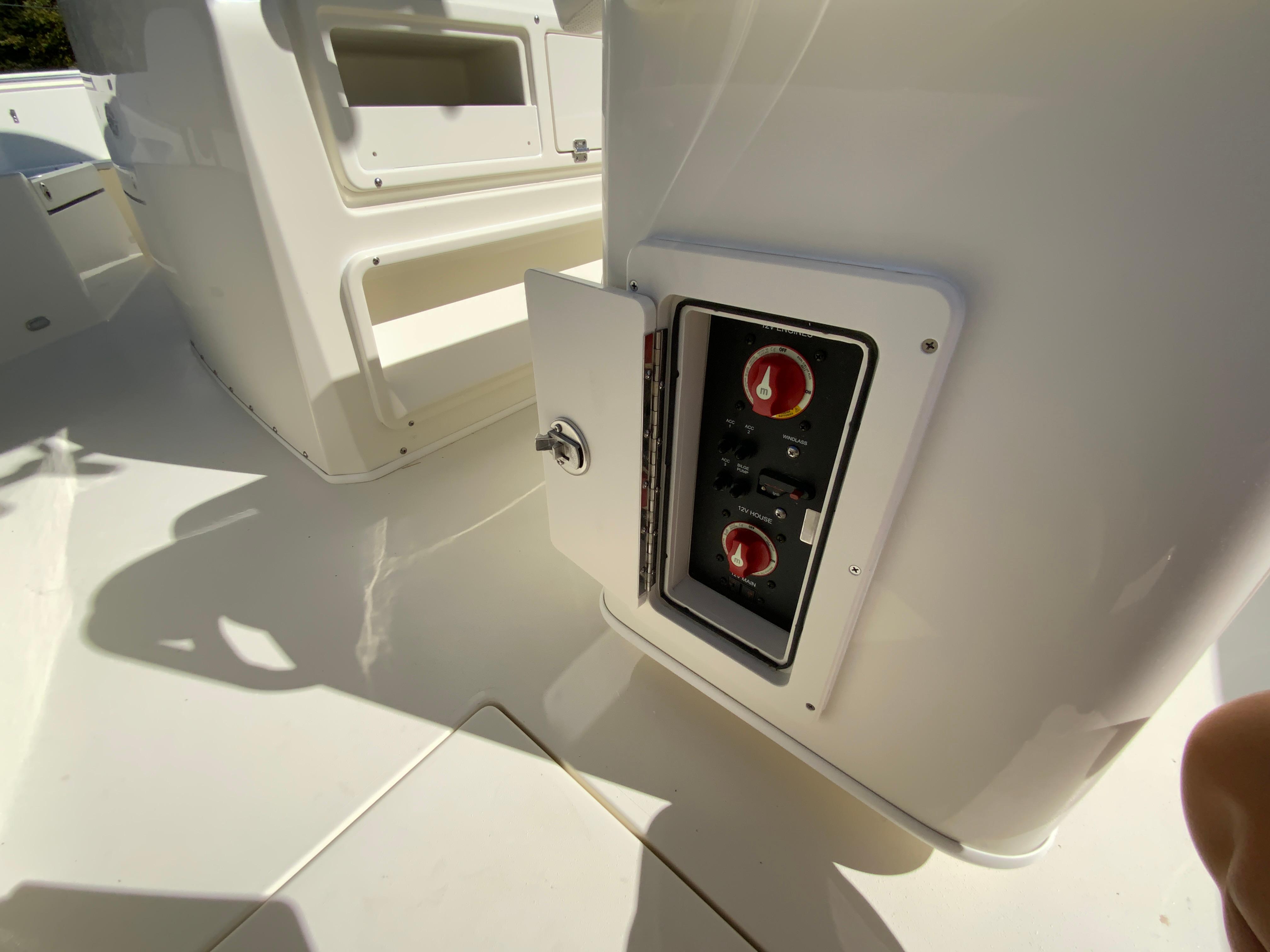 2025 Cobia 240 Center Console-28