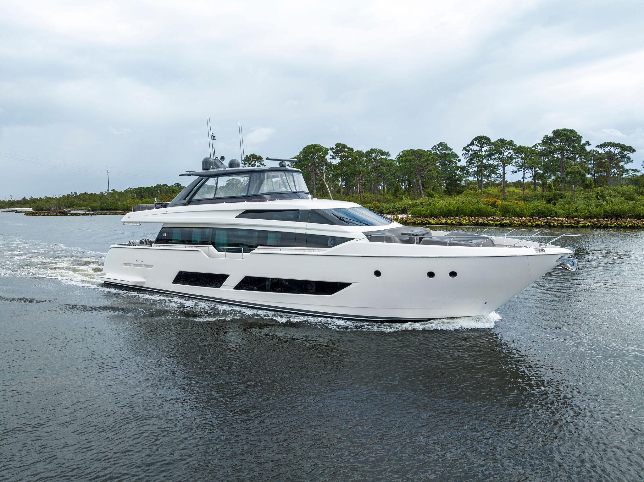 85′ Ferretti Yachts 2020