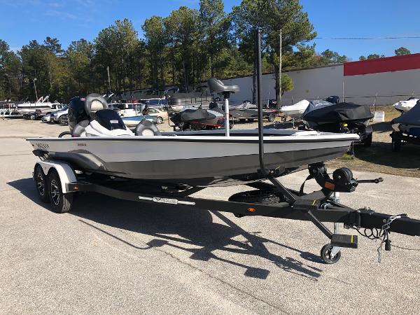 2020 Vexus boat for sale, model of the boat is AVX1980 & Image # 5 of 26