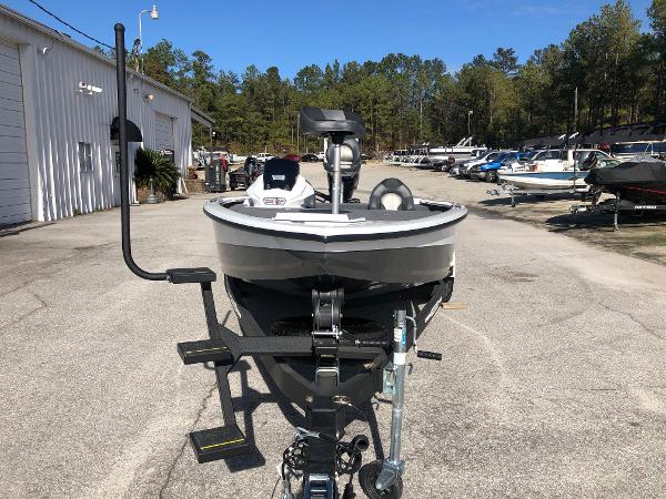 2020 Vexus boat for sale, model of the boat is AVX1980 & Image # 6 of 26