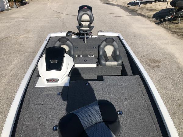 2020 Vexus boat for sale, model of the boat is AVX1980 & Image # 10 of 26
