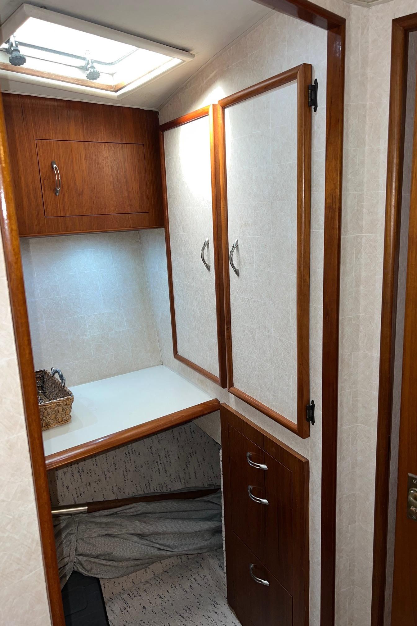 1994 Ocean 48 Super Sport #TBBA17448 inventory image at Sun Country Yachts, South Lake Union (Seattle) 1994 Ocean 48 Super Sport #TBBA17448 inventory image at Sun Country Yachts, South Lake Union (Seattle)
