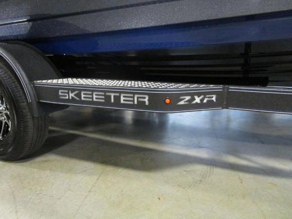 2021 Skeeter boat for sale, model of the boat is ZXR 20 & Image # 16 of 47