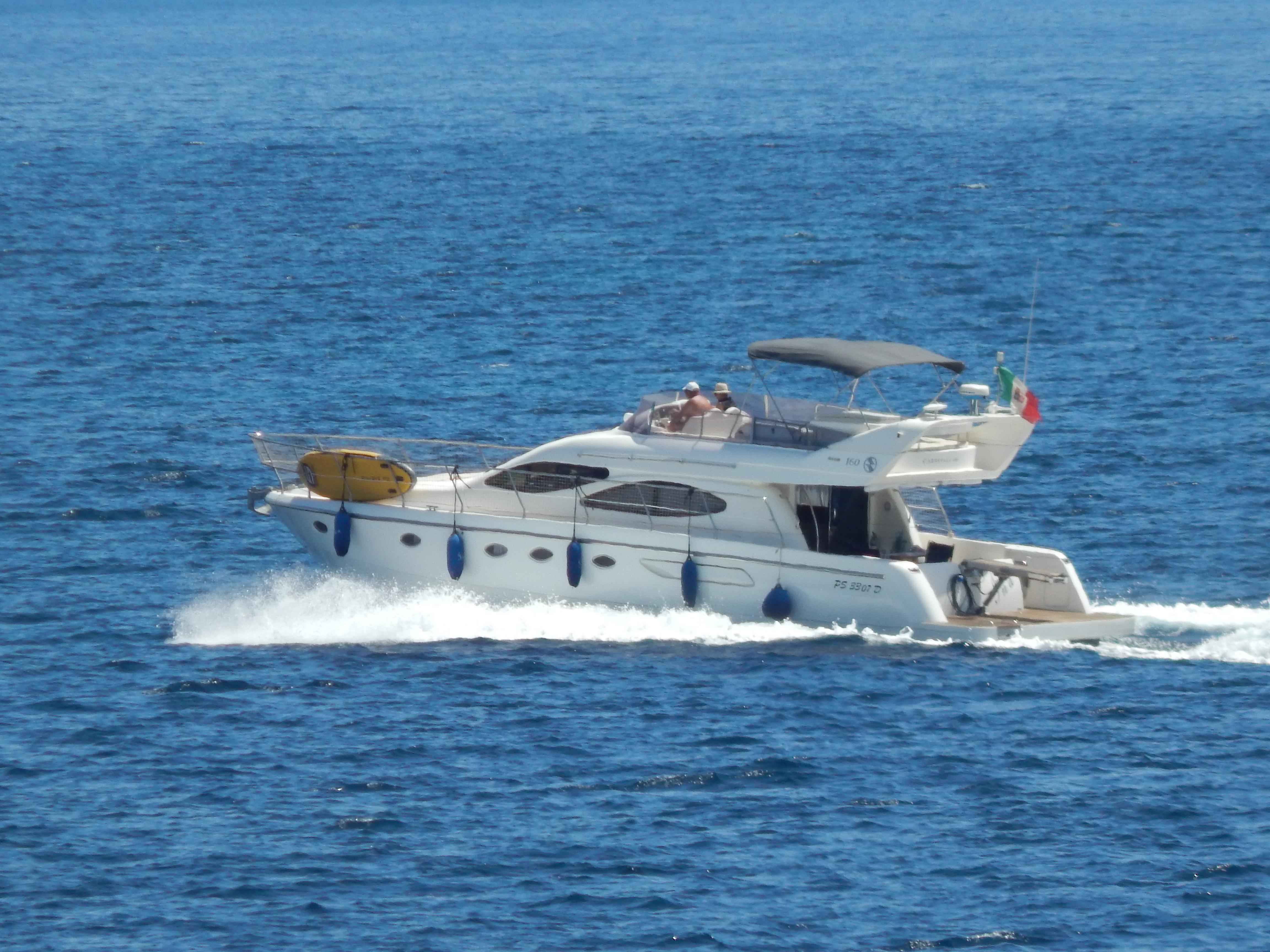 yacht carnevali 160