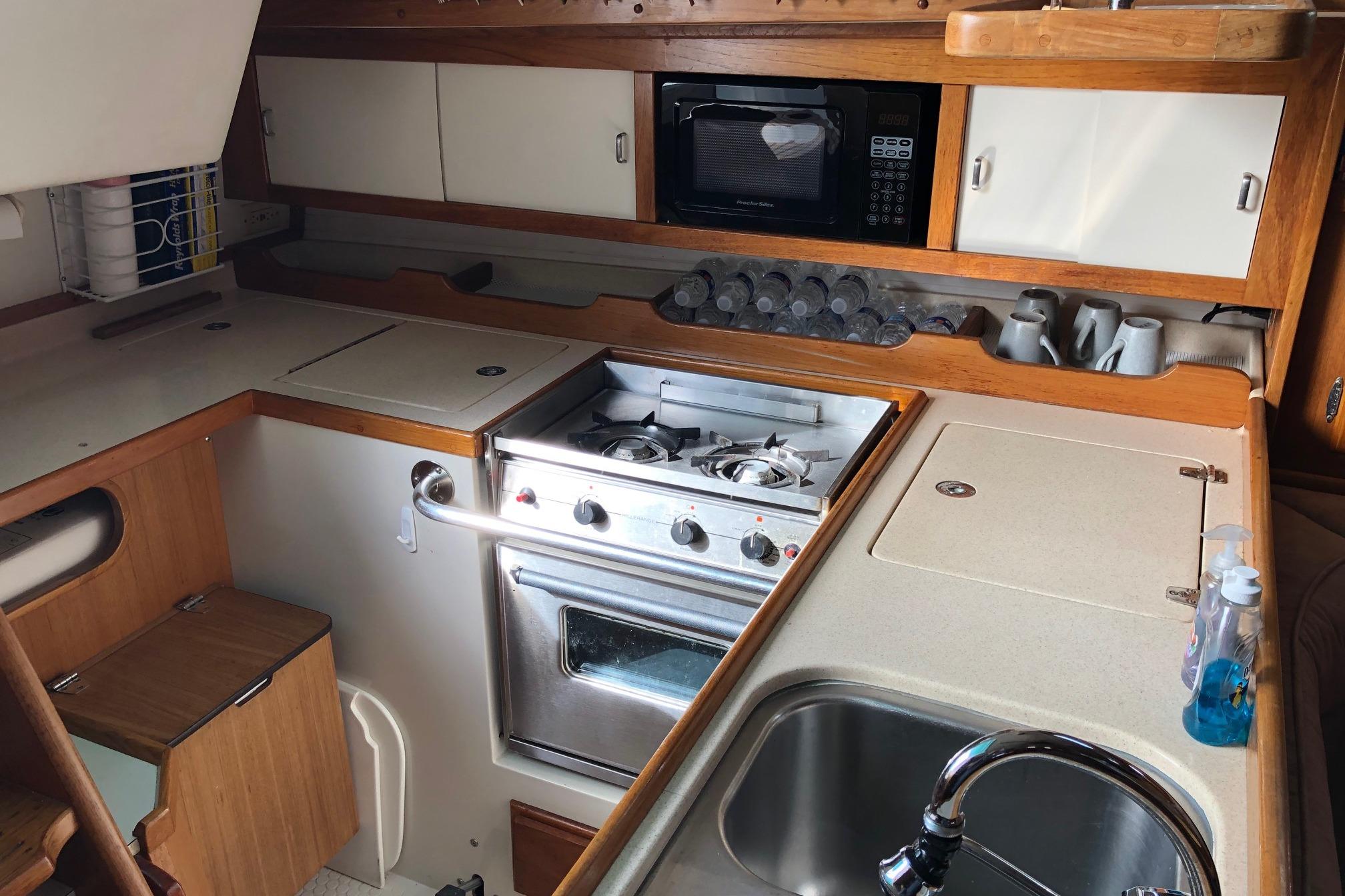 Image [7] of 1996 Catalina 36 MkII