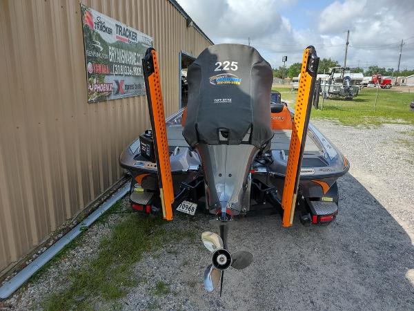 2017 Phoenix boat for sale, model of the boat is 919 ProXP & Image # 9 of 23