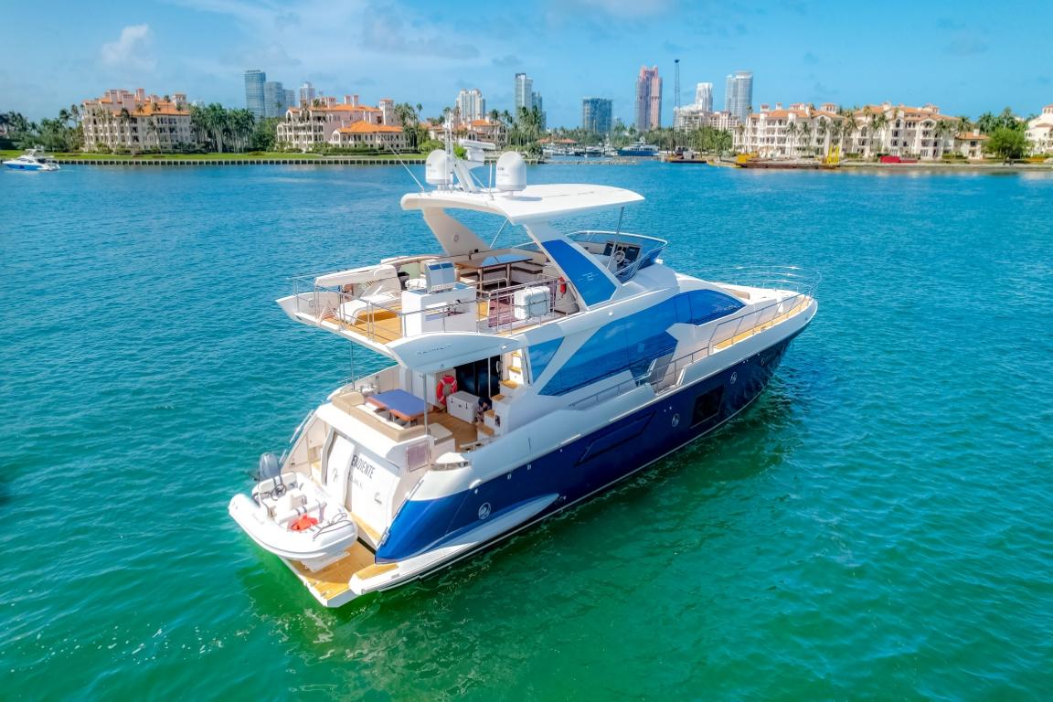 2016 Azimut