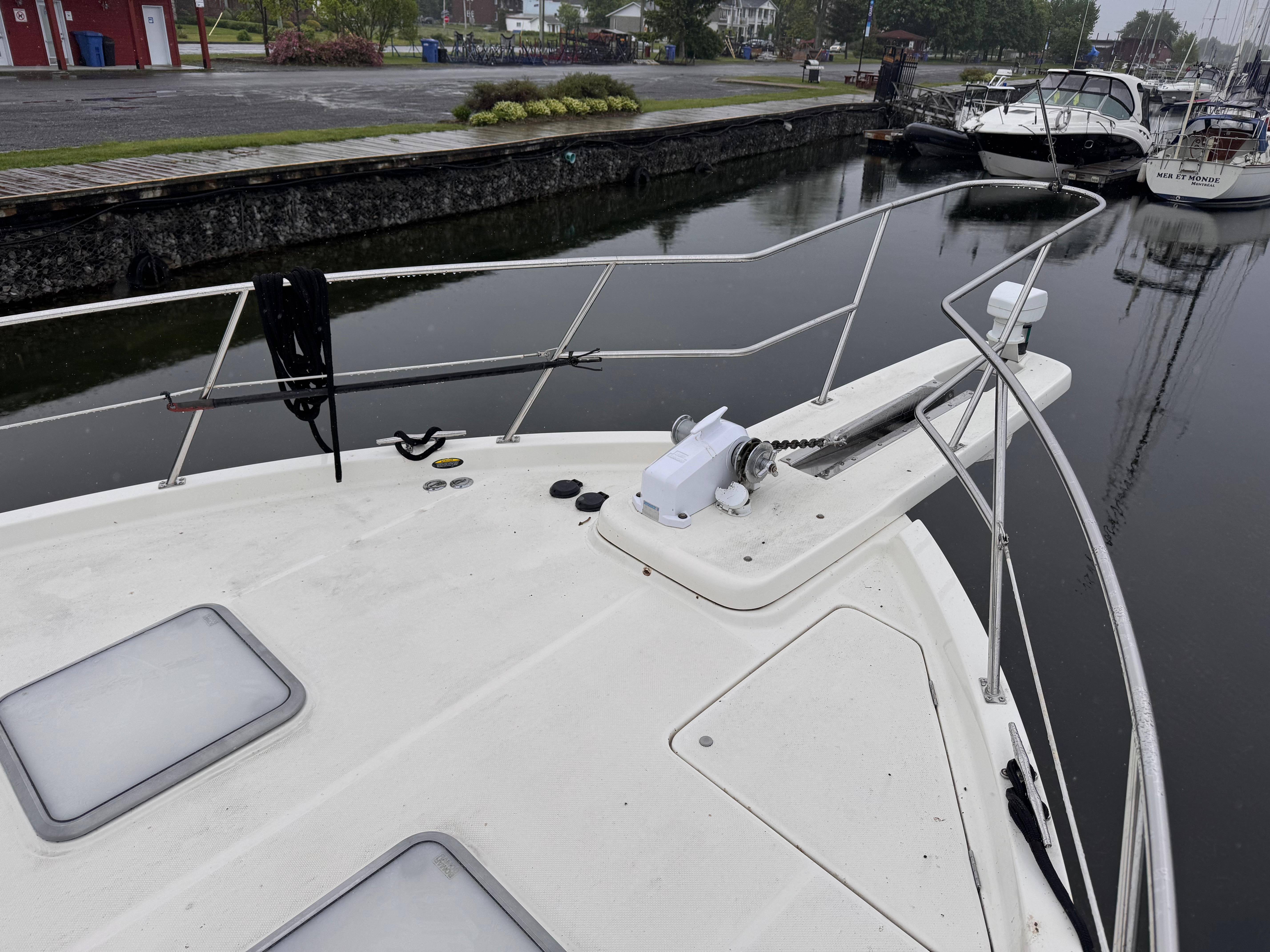 2004-meridian-490-pilothouse-power-9834352-20250610154242271-1_XLARGE