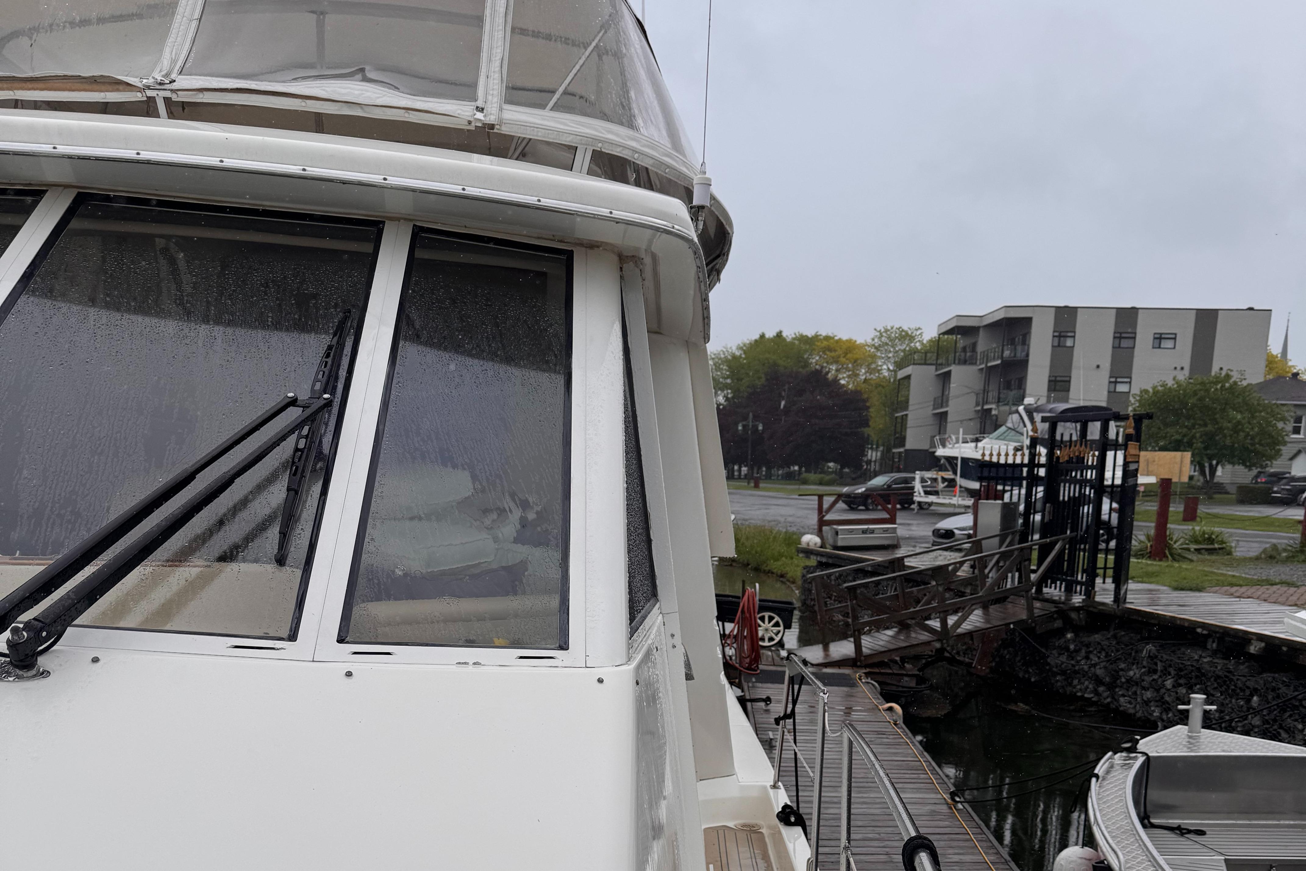 2004-meridian-490-pilothouse-power-9834352-20250610154255913-1_XLARGE