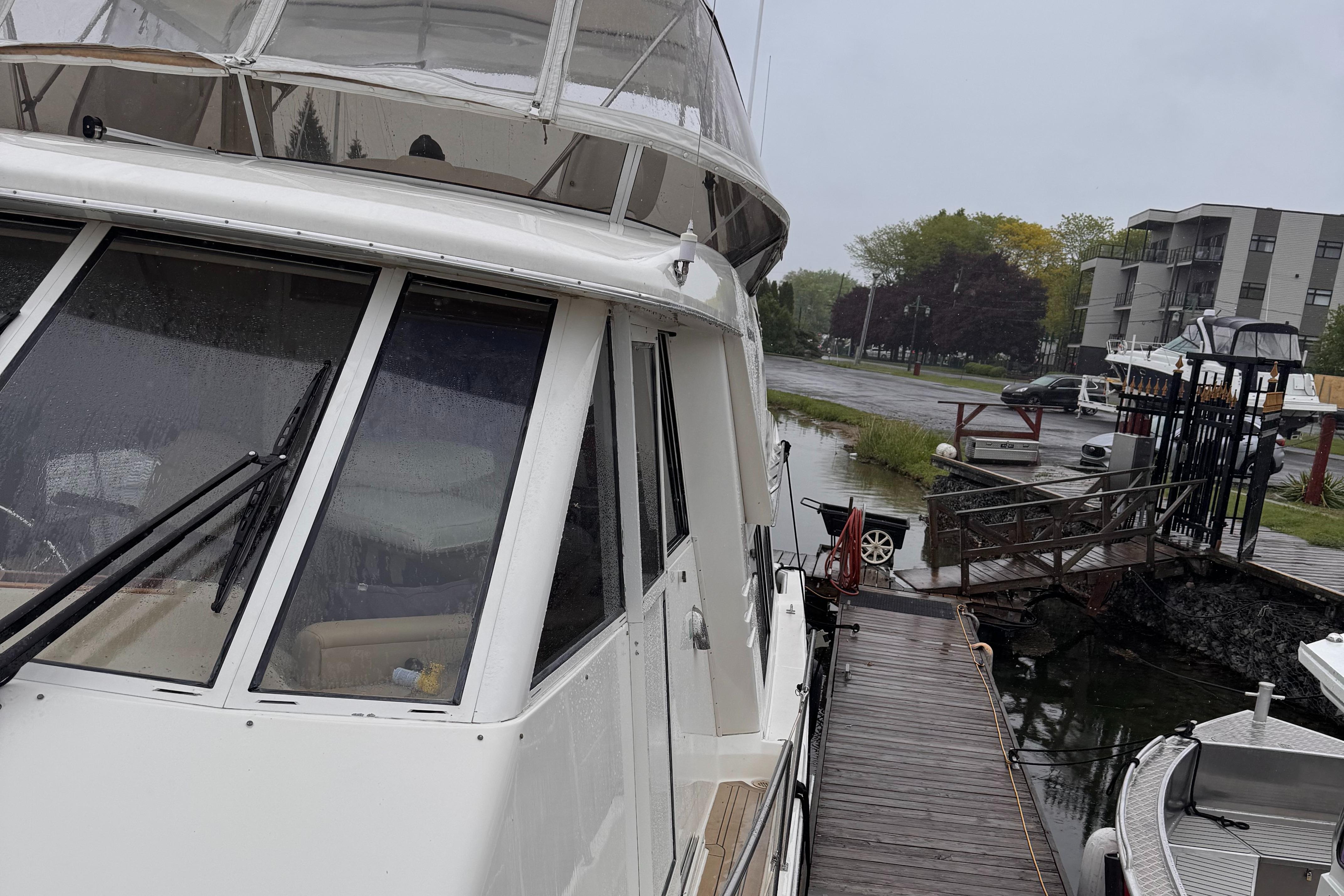 2004-meridian-490-pilothouse-power-9834352-20250610154302911-1_XLARGE