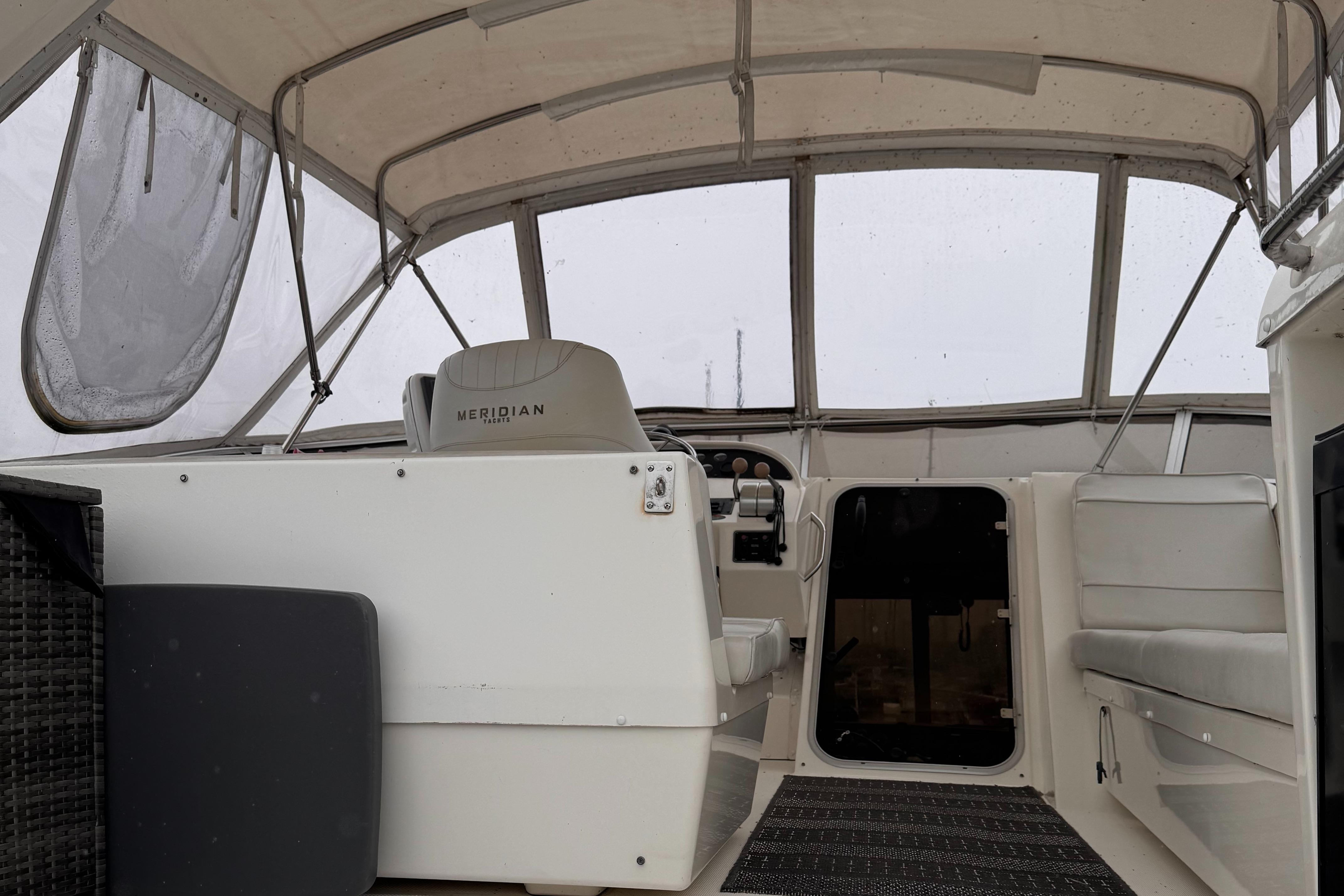 2004-meridian-490-pilothouse-power-9834352-20250610154609323-1_XLARGE