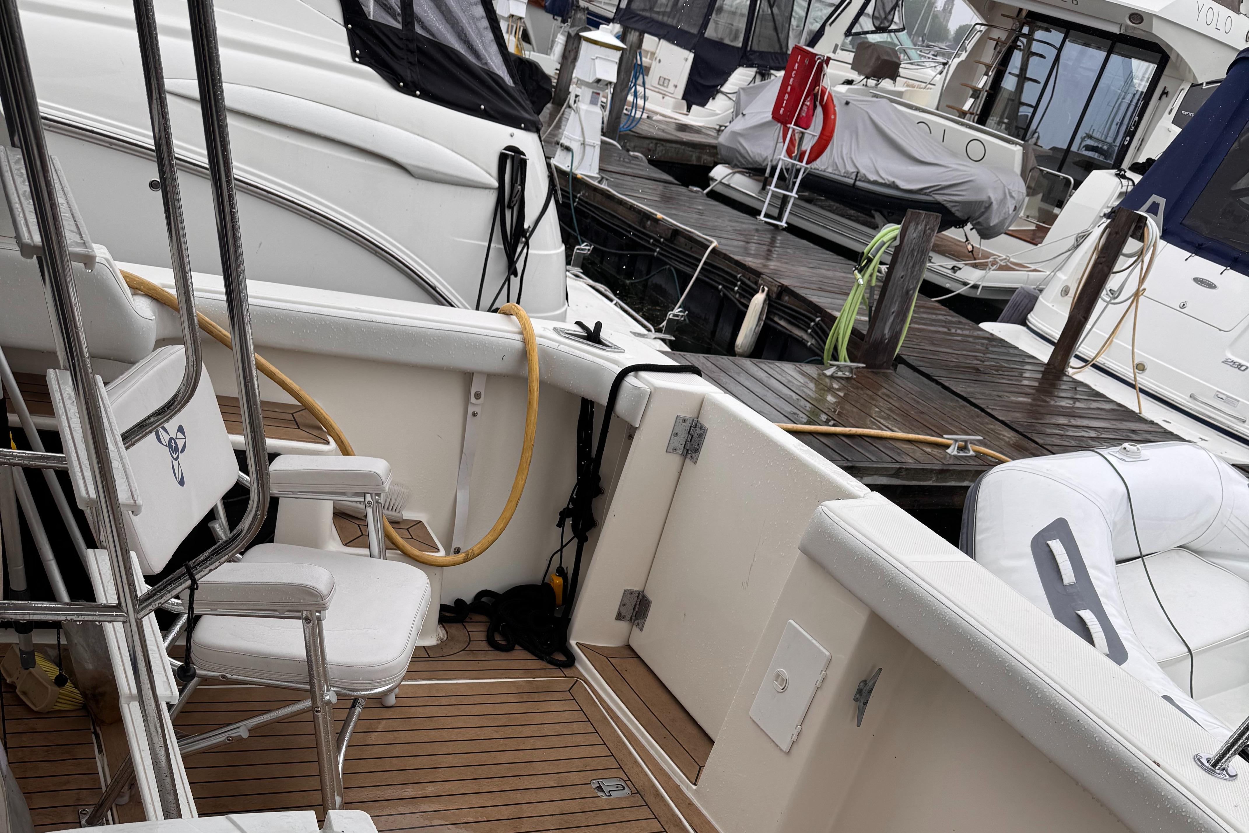 2004-meridian-490-pilothouse-power-9834352-20250610154628392-1_XLARGE