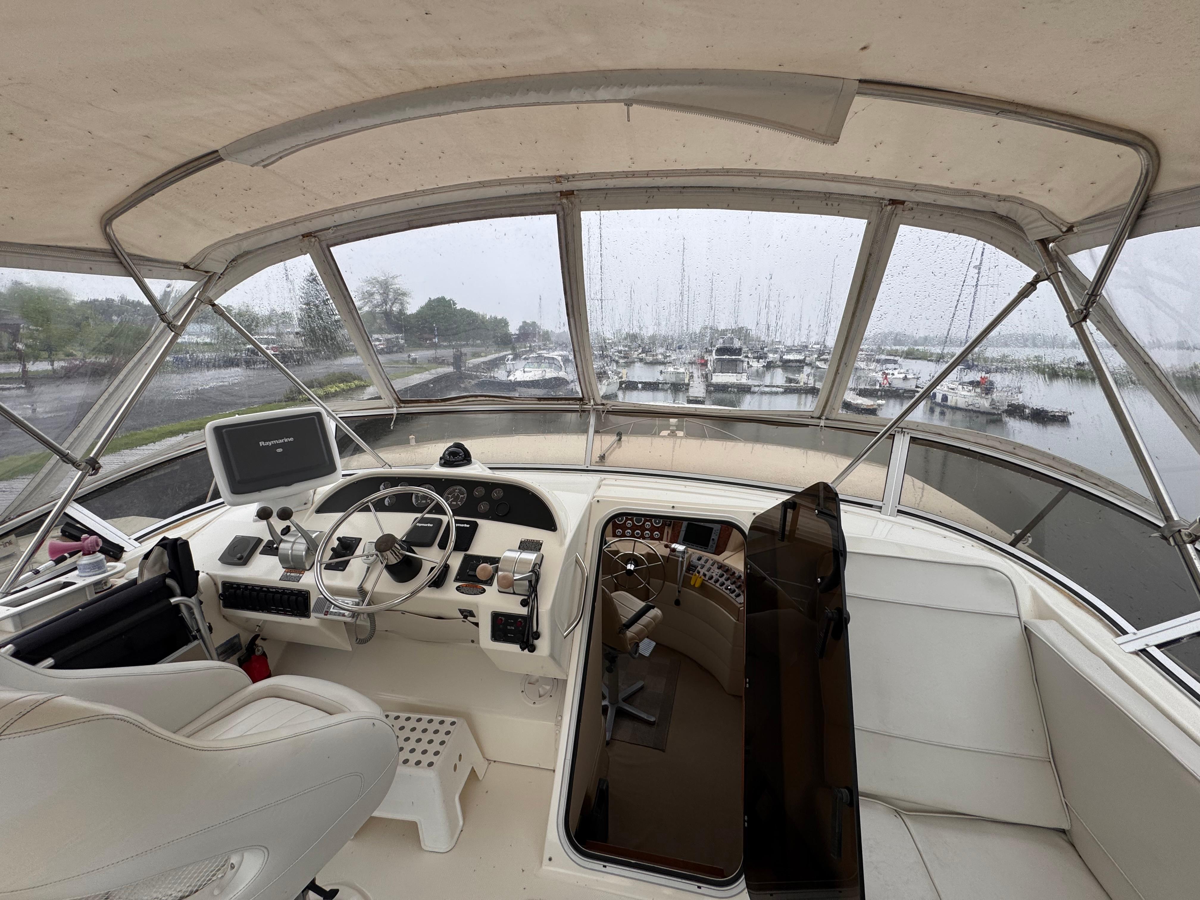 2004-meridian-490-pilothouse-power-9834352-20250610154933200-1_XLARGE