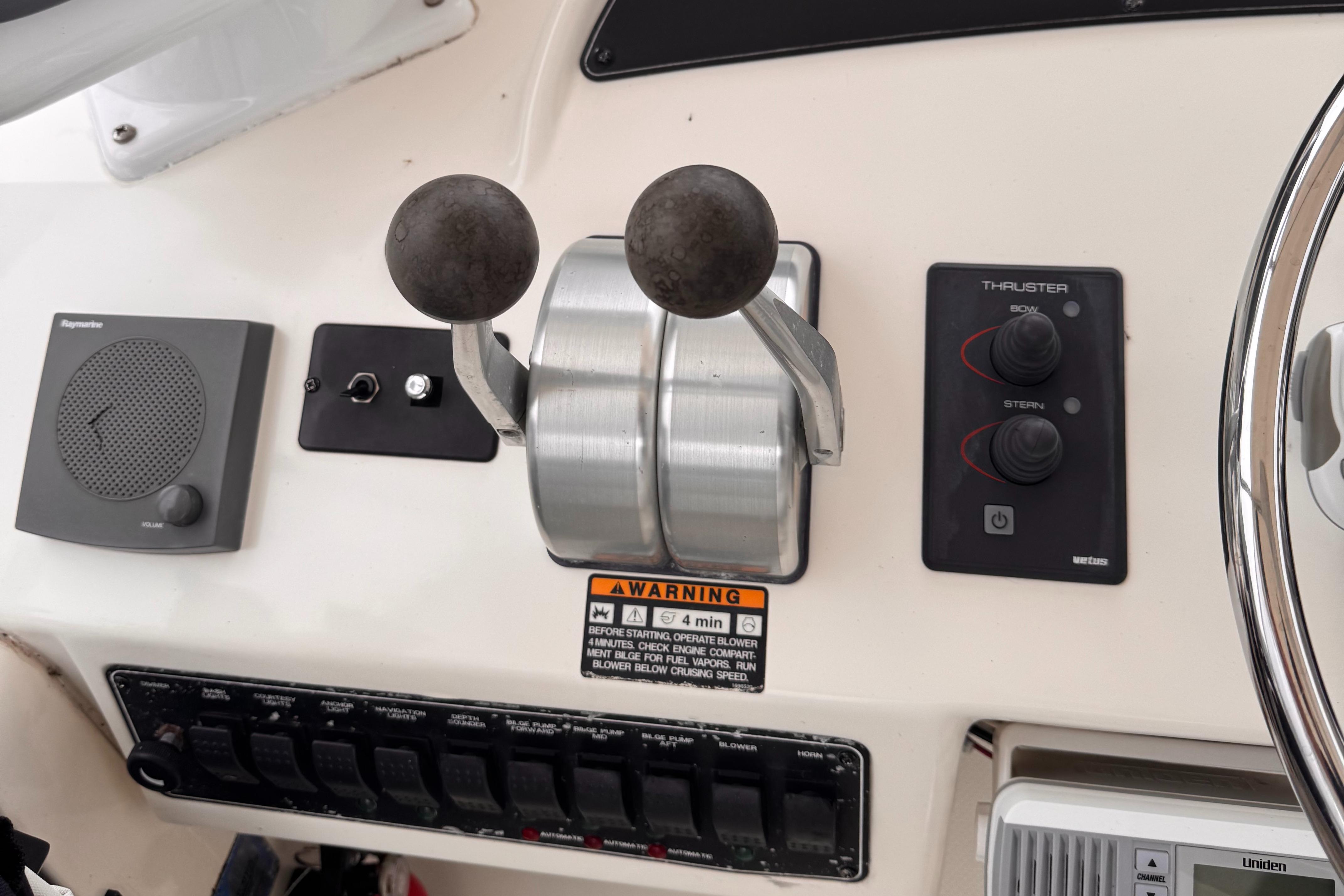 2004-meridian-490-pilothouse-power-9834352-20250610154937998-1_XLARGE