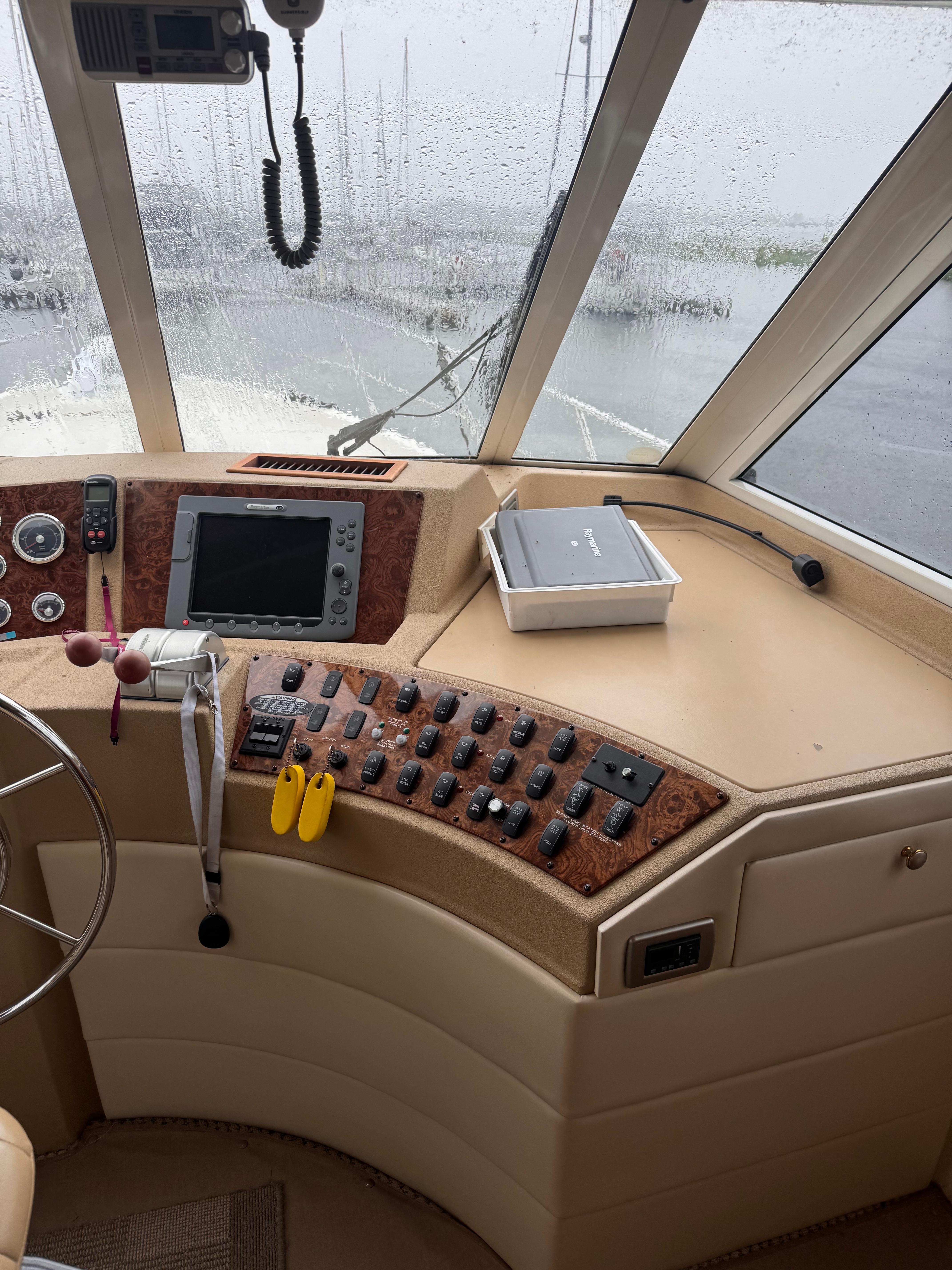 2004-meridian-490-pilothouse-power-9834352-20250610155341400-1_XLARGE