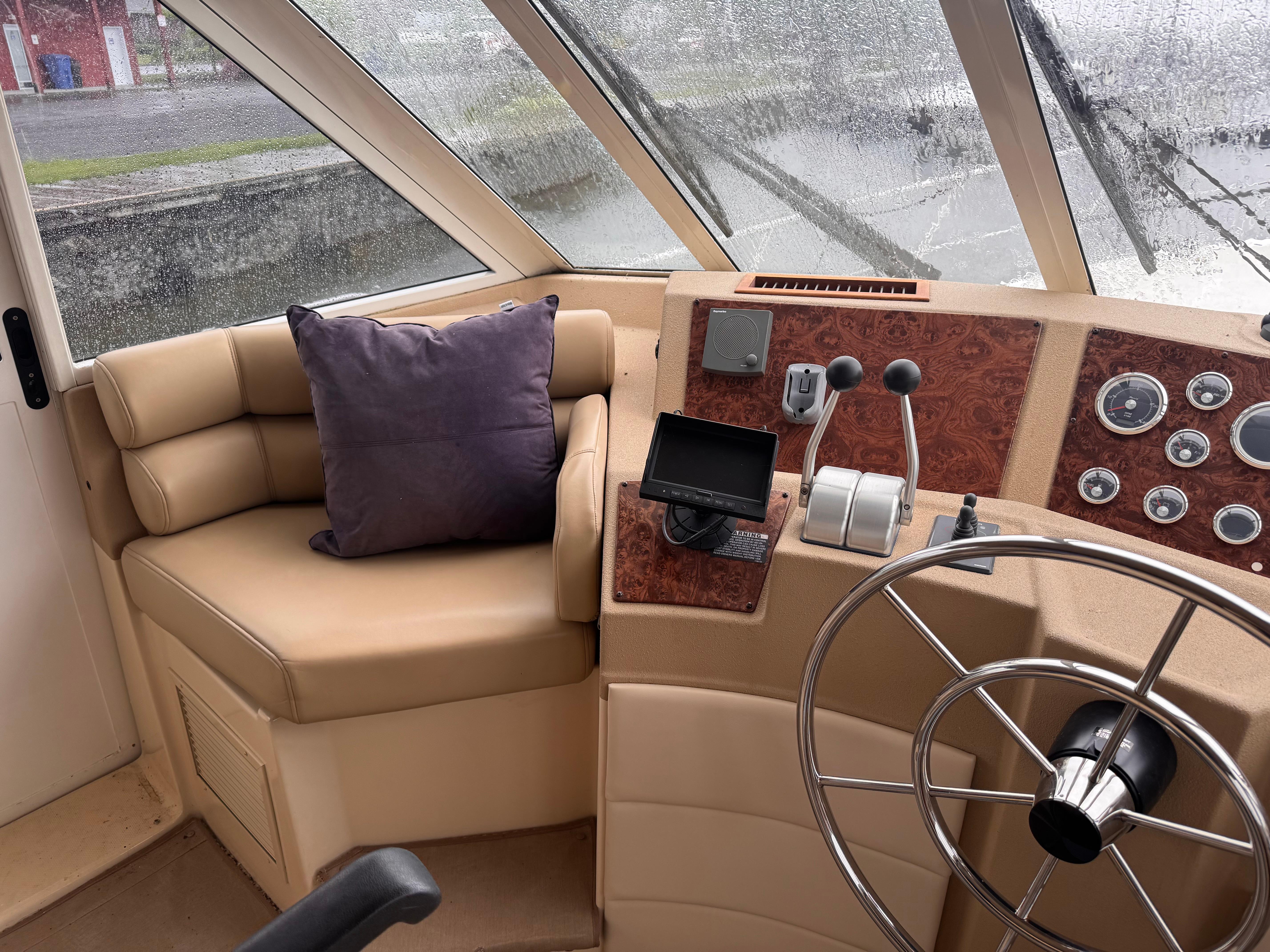 2004-meridian-490-pilothouse-power-9834352-20250610155349239-1_XLARGE