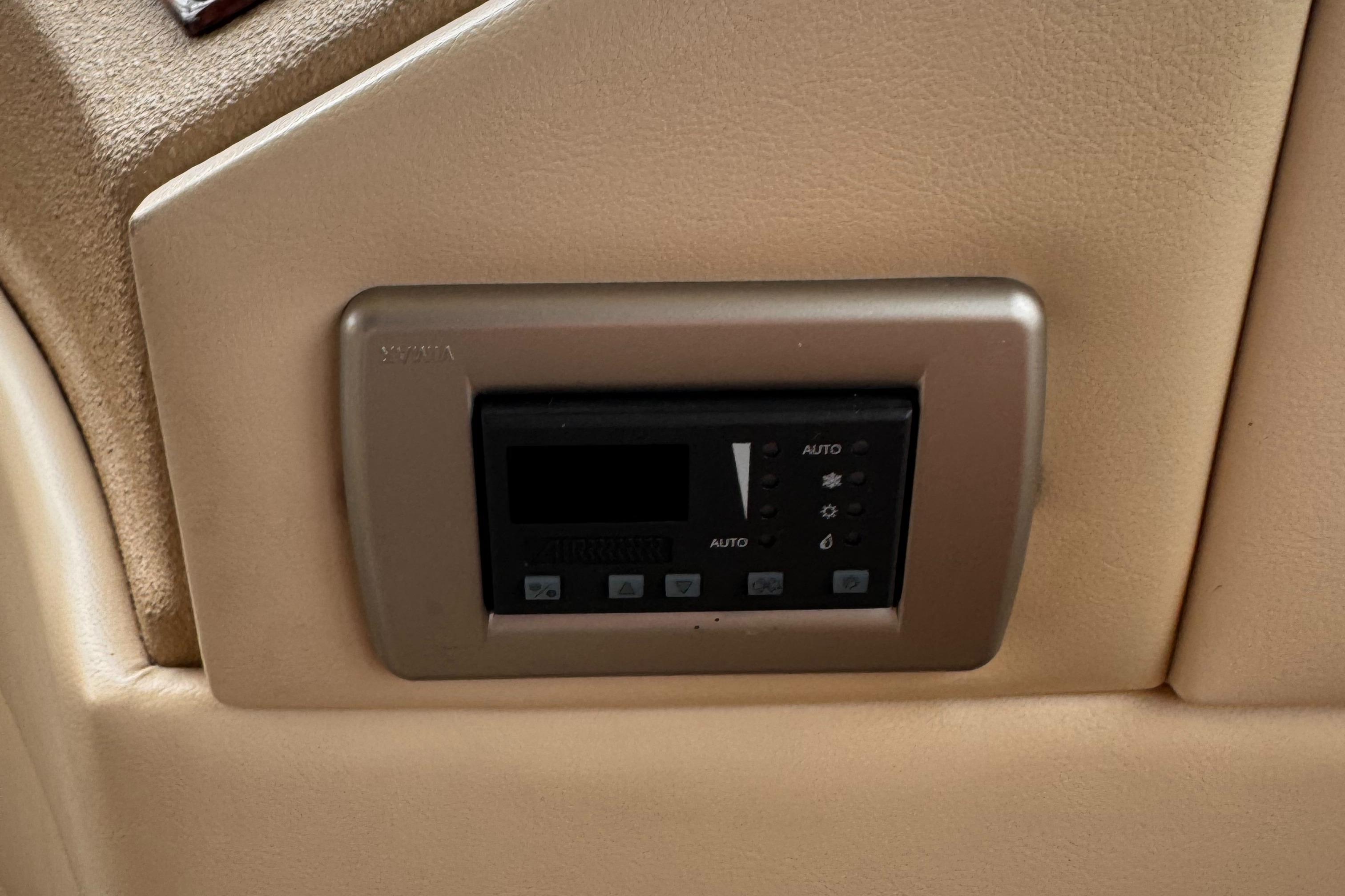2004-meridian-490-pilothouse-power-9834352-20250610155409444-1_XLARGE