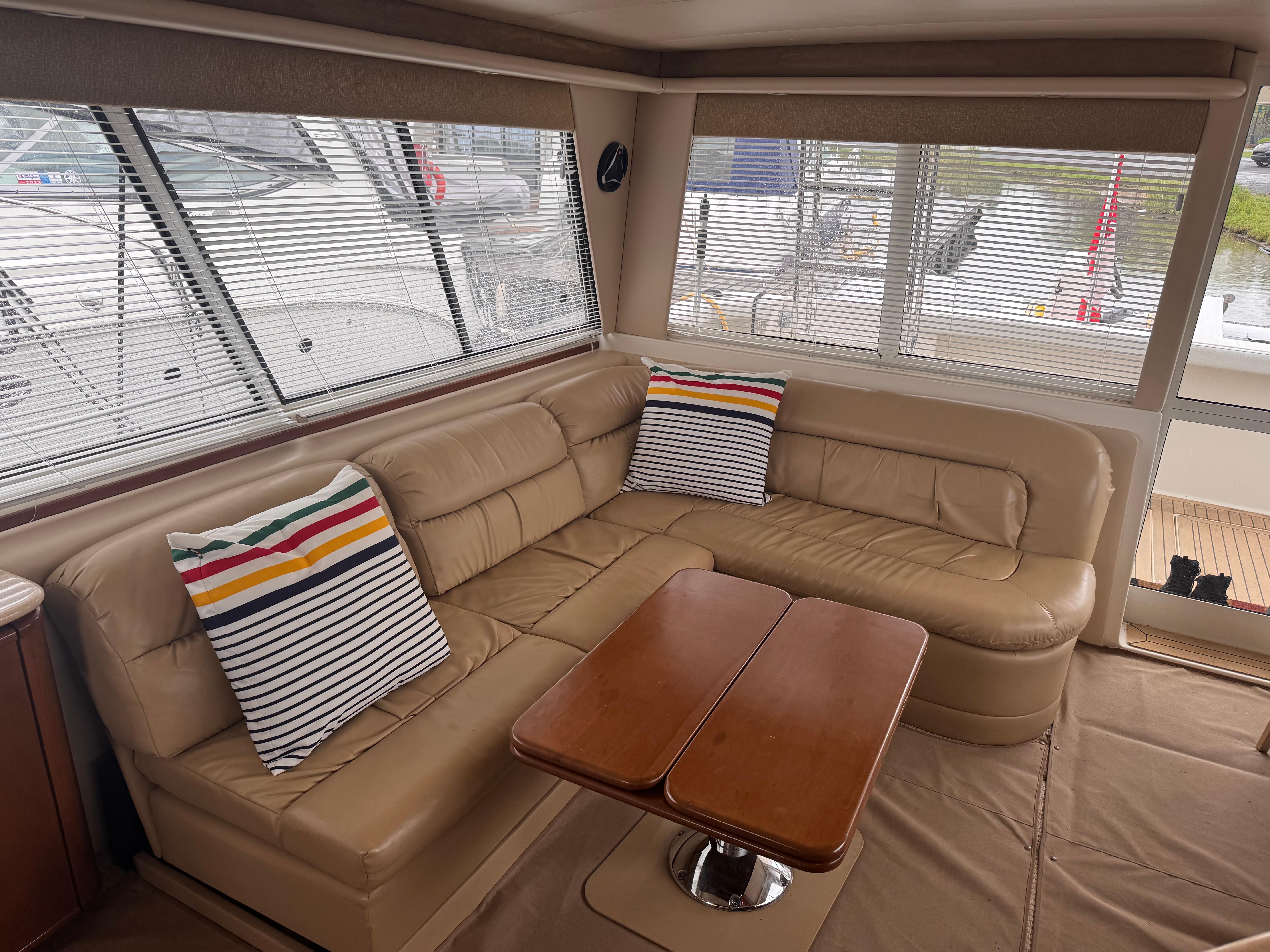 2004-meridian-490-pilothouse-power-9834352-20250610160736427-1_XLARGE