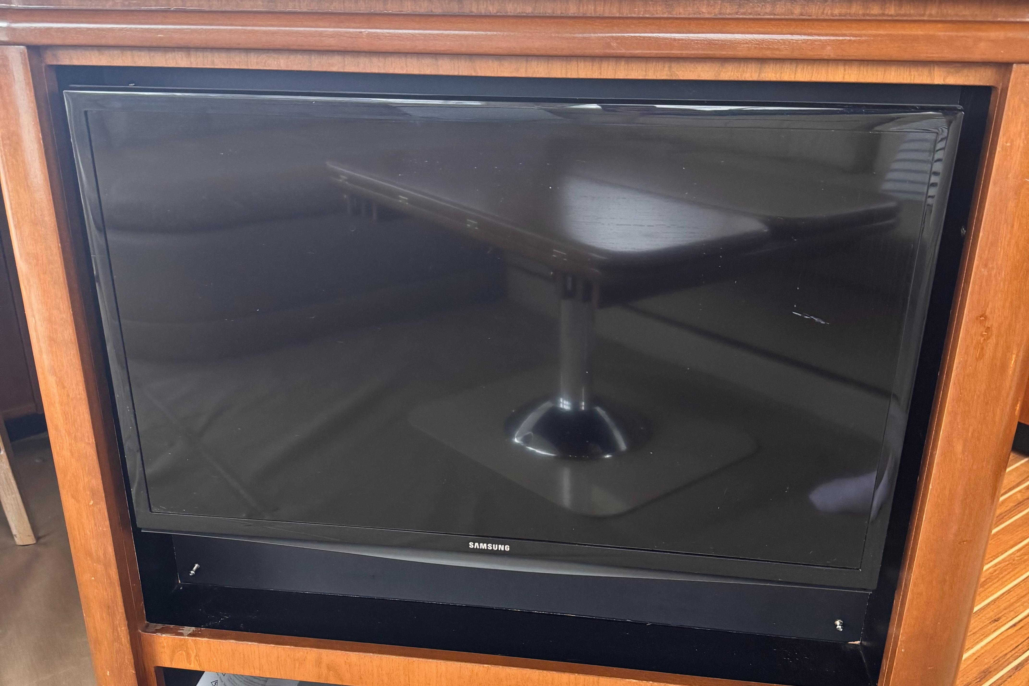 2004-meridian-490-pilothouse-power-9834352-20250610160818094-1_XLARGE