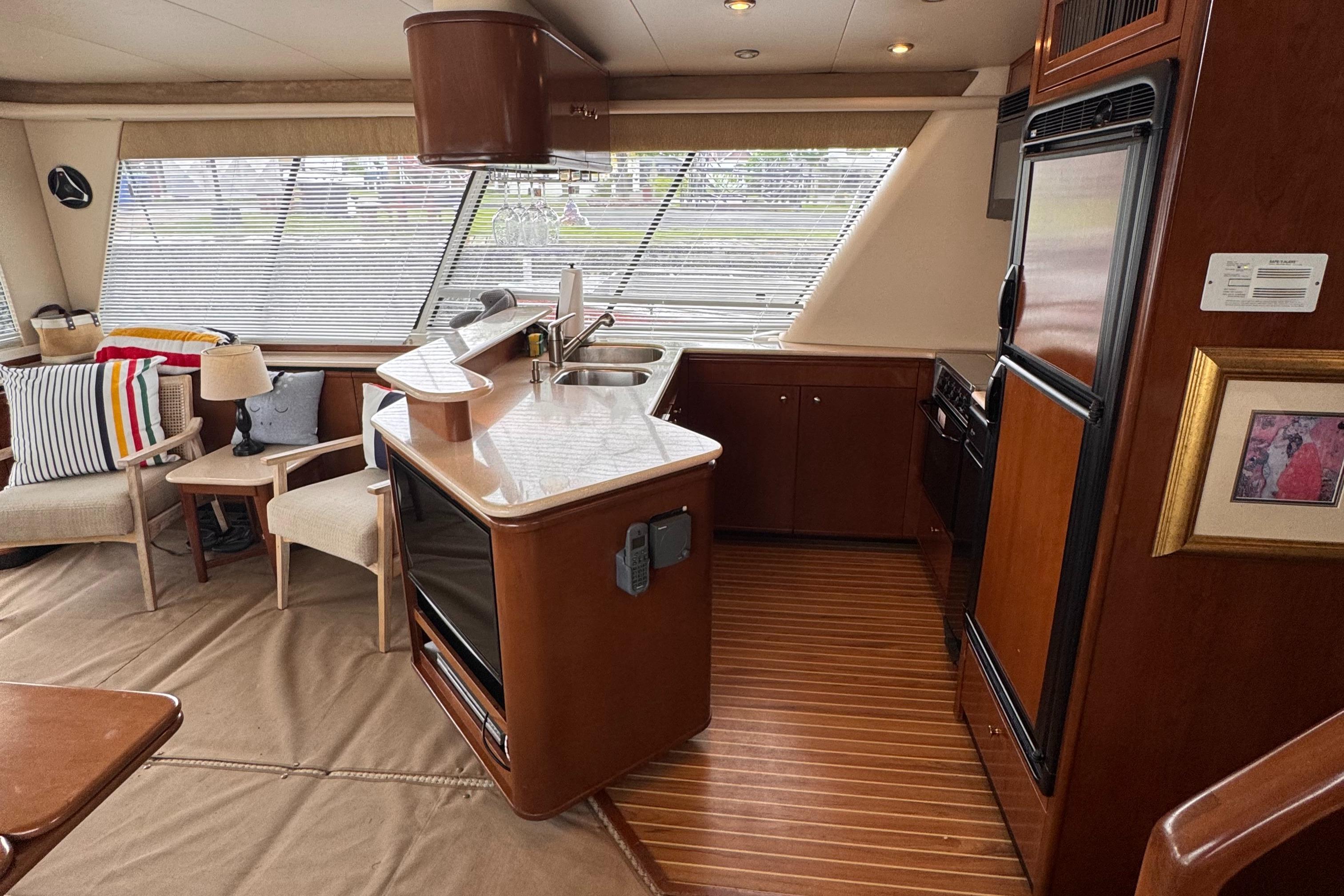 2004-meridian-490-pilothouse-power-9834352-20250610160823969-1_XLARGE