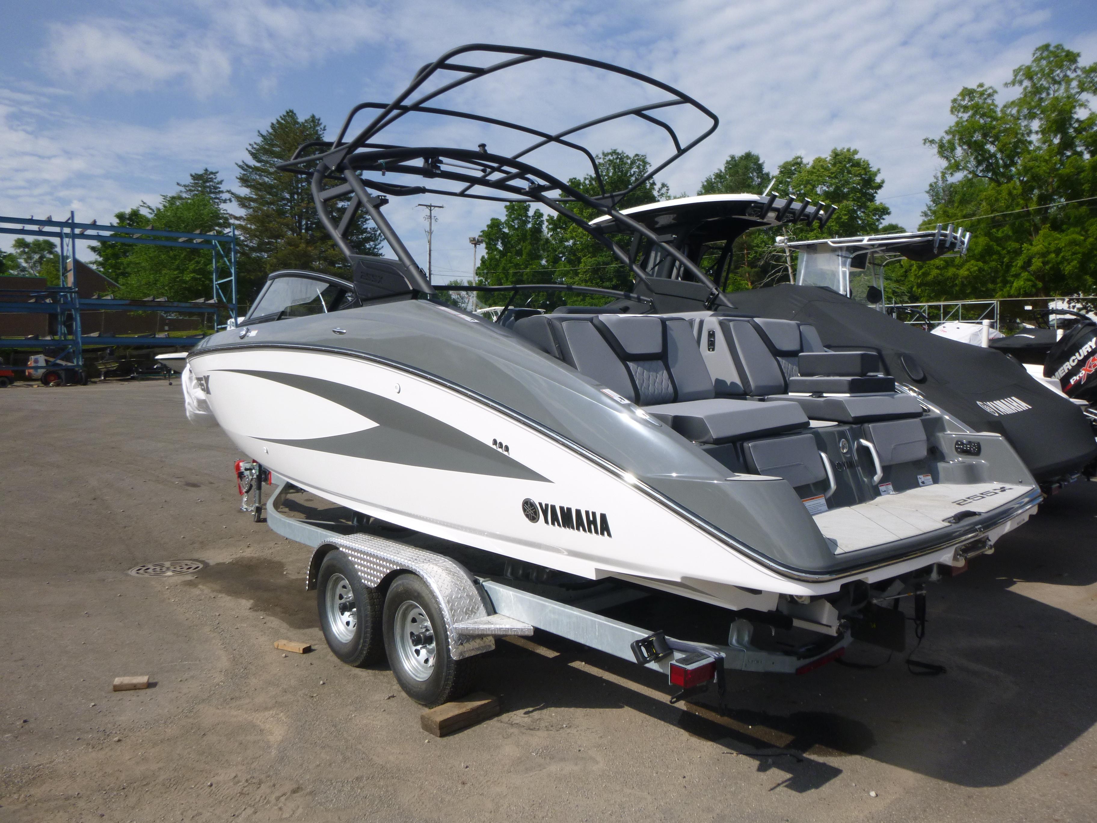 2025 Yamaha Boats 255XE Gallery