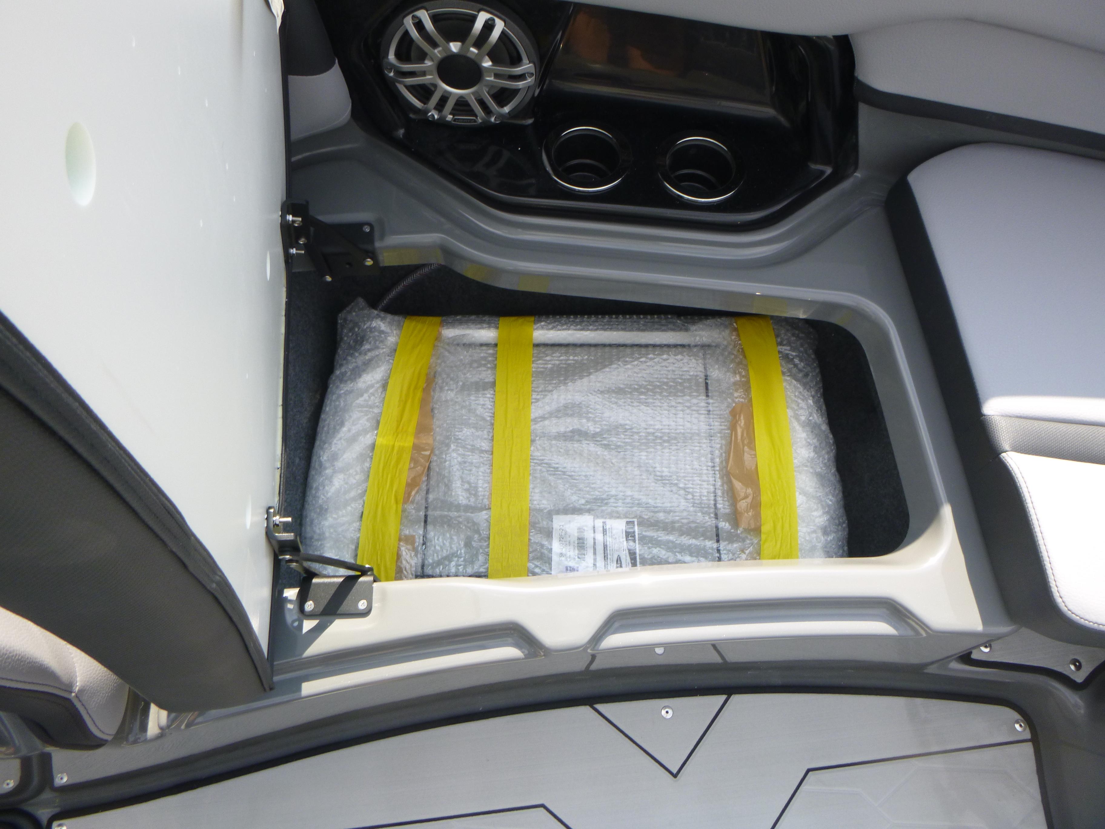 2025 Yamaha Boats 255XE Gallery