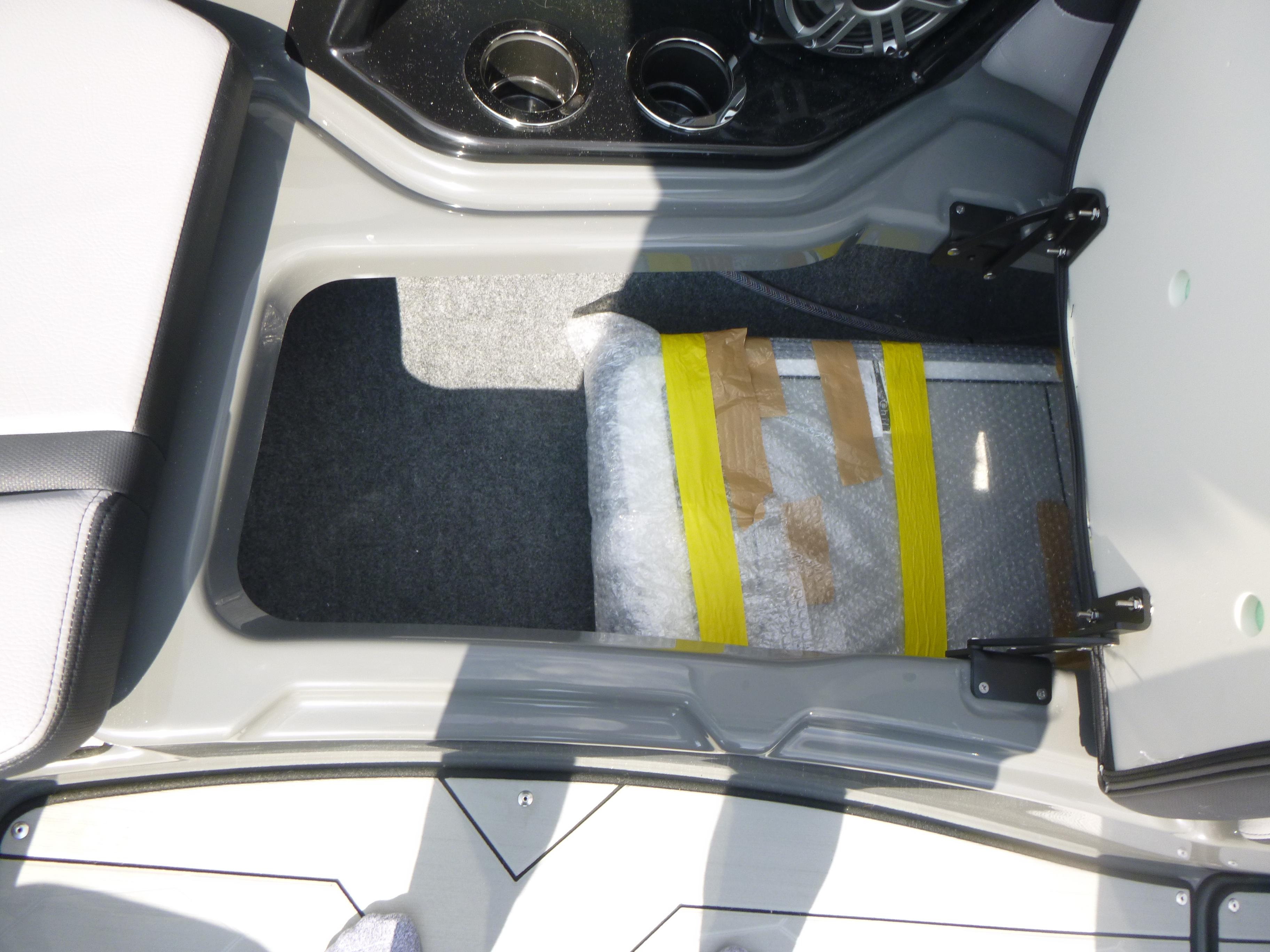 2025 Yamaha Boats 255XE Gallery