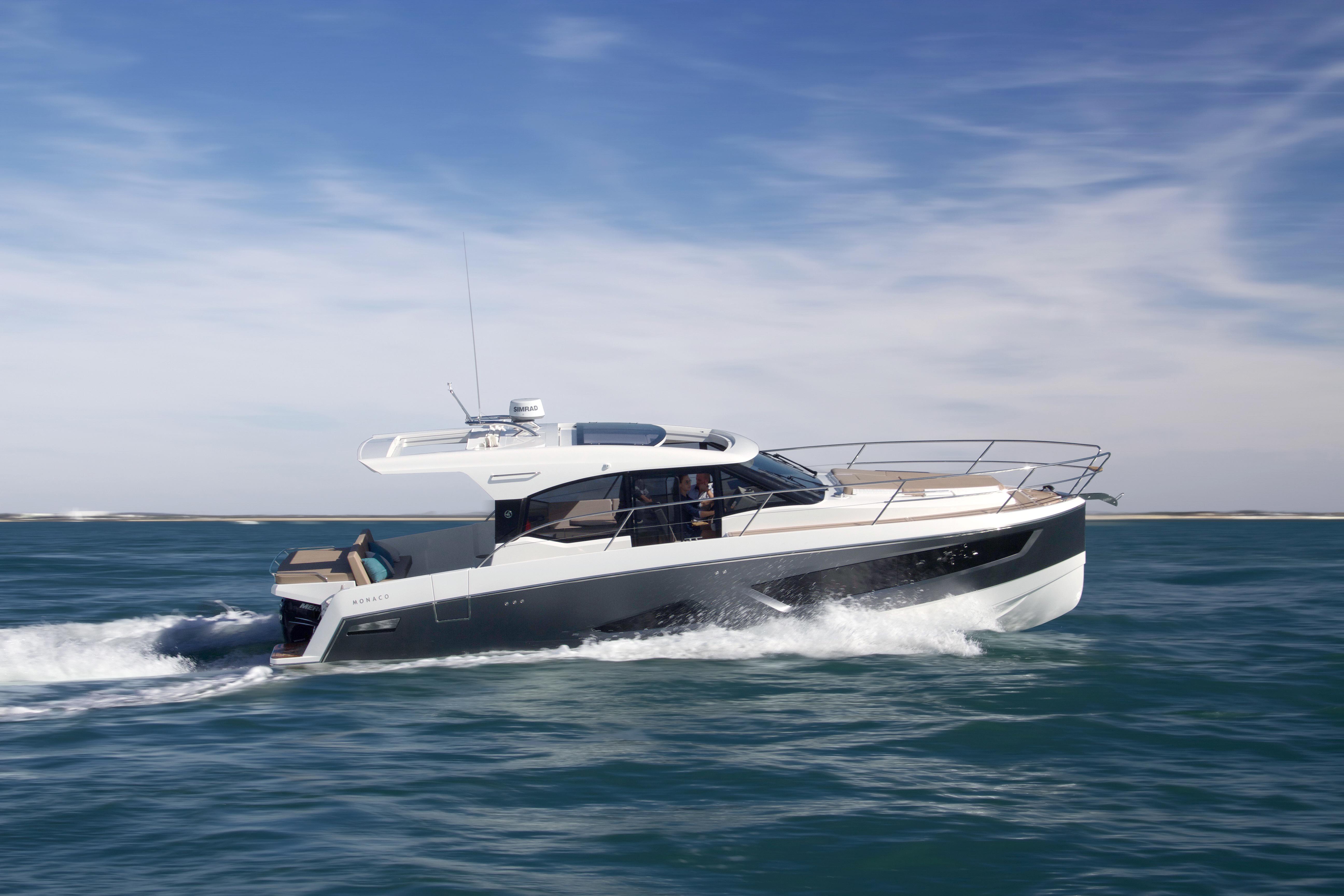 Skamander-Monaco Coupe 2025 -FL-US-2025 Skamander Monaco Coupe yacht cruising on open water under a clear sky.-9544362 | Thumbnail