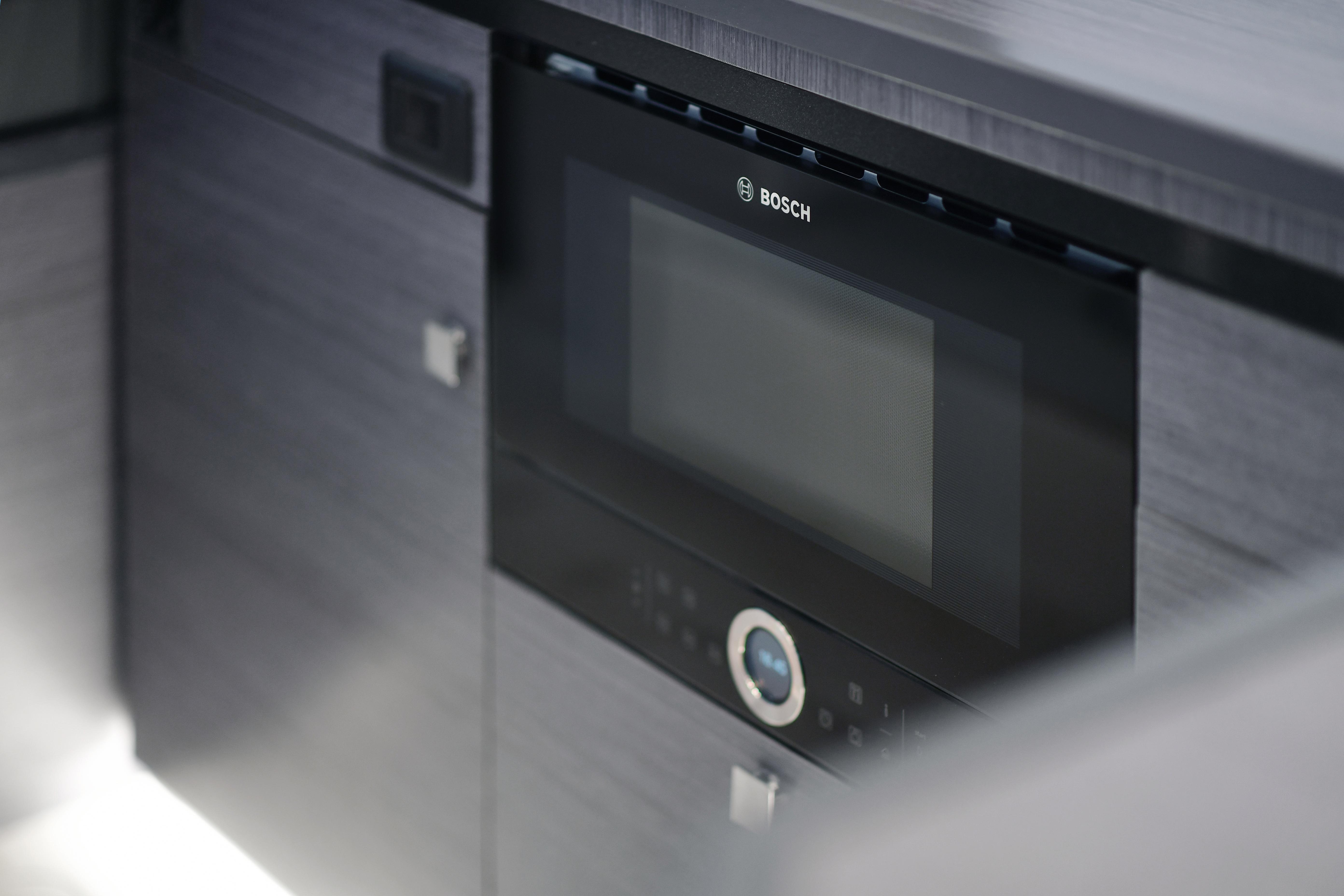 Skamander-Monaco Coupe 2025 -FL-US-Modern Bosch microwave in Skamander Monaco Coupe 2025 interior.-9544362 | Thumbnail