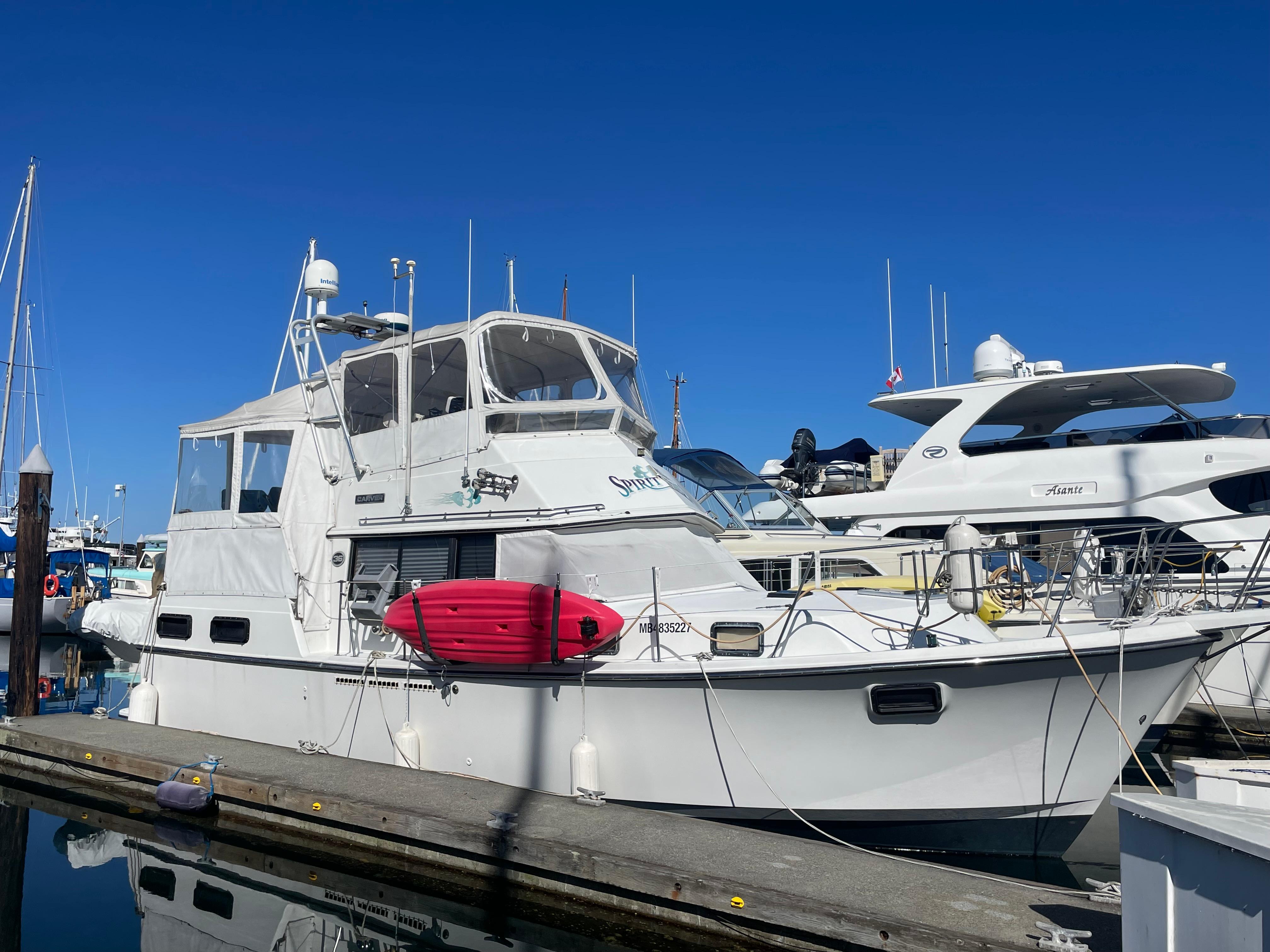 1989 Carver 36 Aft Cabin