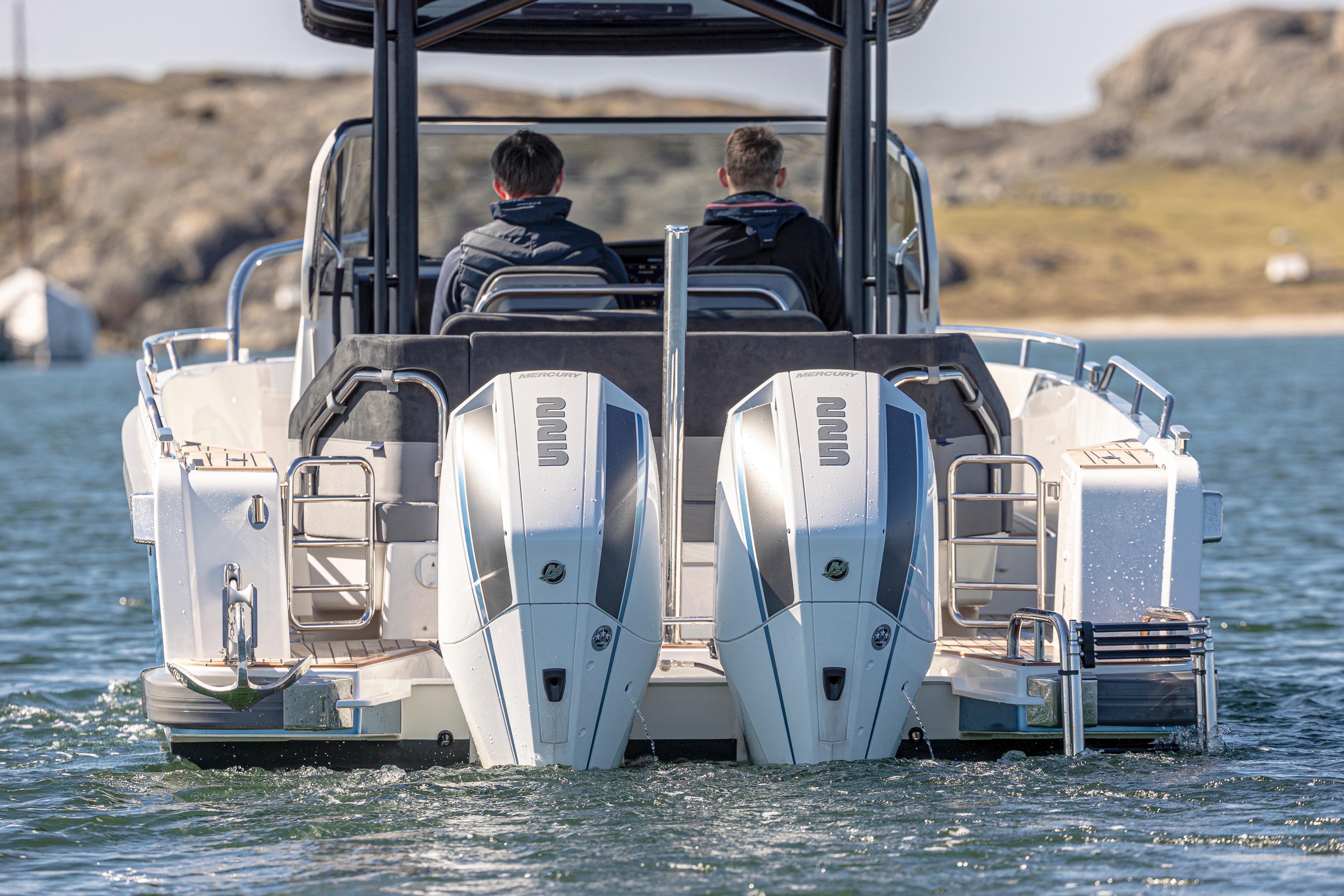 Nimbus-T9 2023-ANN #121 MD-US-2023 Nimbus T9 #121 Twin Engine boat on water, rear view.-9024384 | Thumbnail