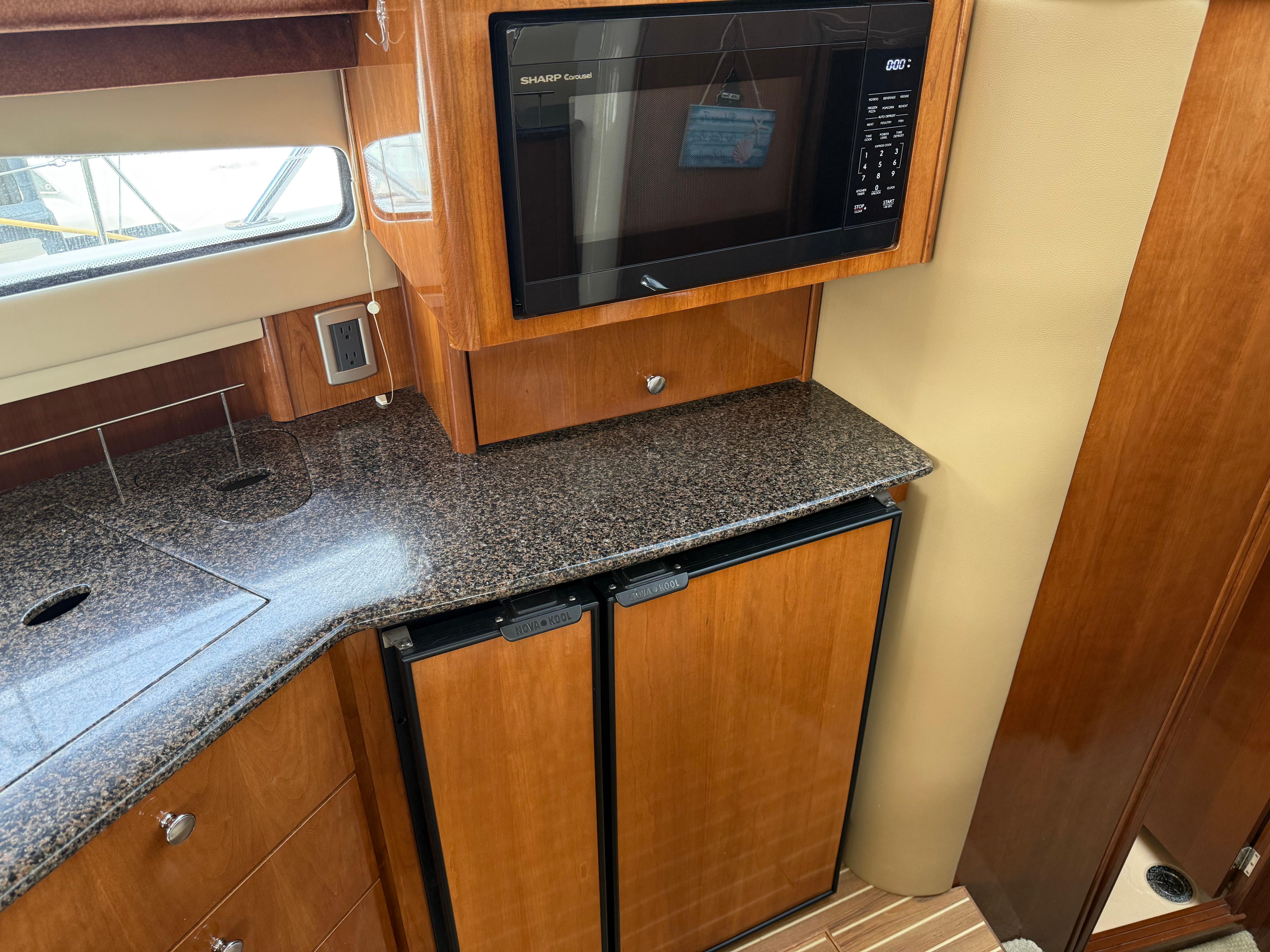 2006-meridian-391-sedan-power-9794395-20250514224002269-1_XLARGE