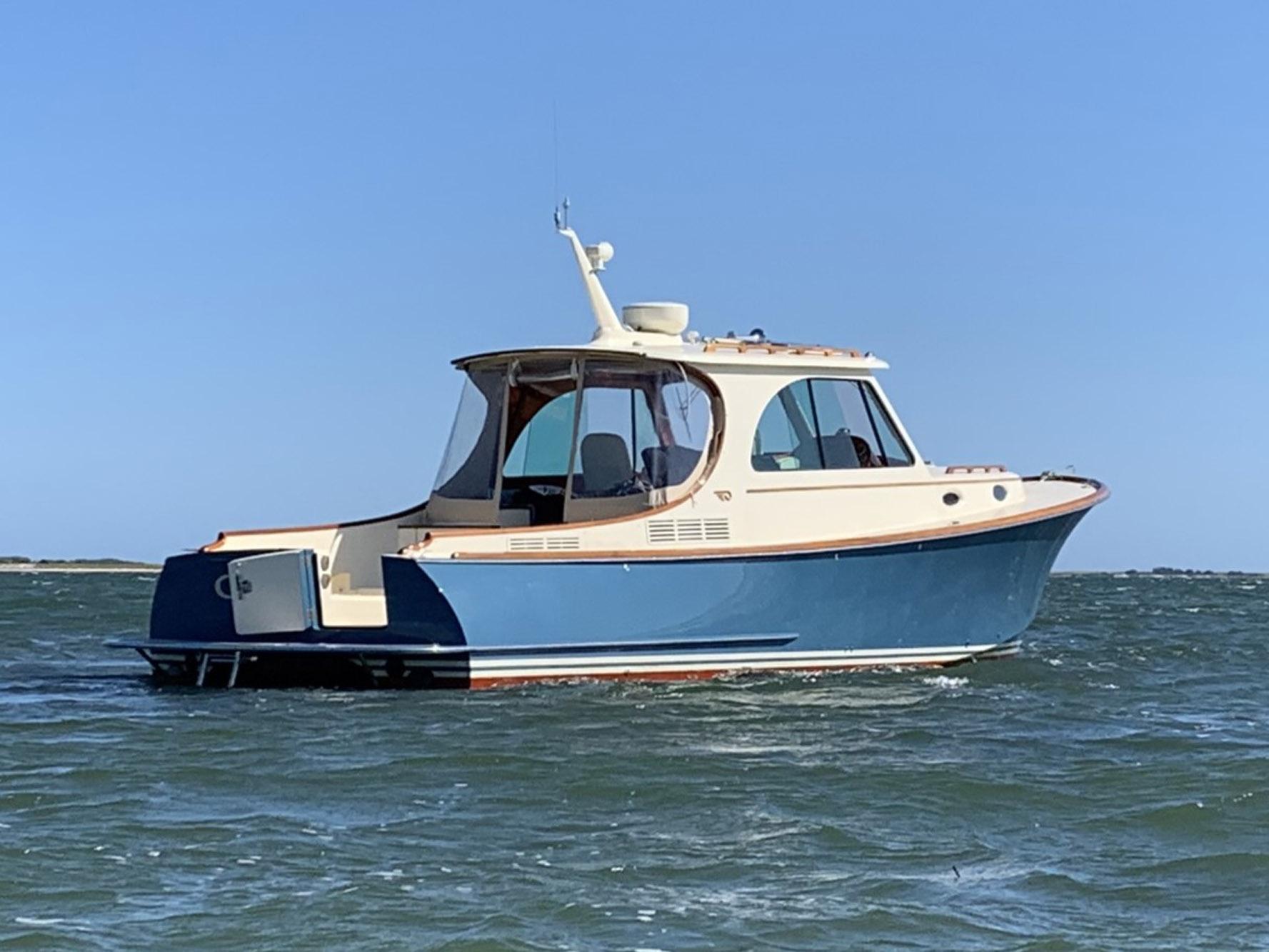 2018 Hinckley 37 picnic boat mkiii