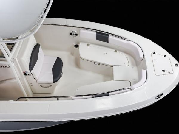 2022 Robalo boat for sale, model of the boat is R200 & Image # 10 of 18