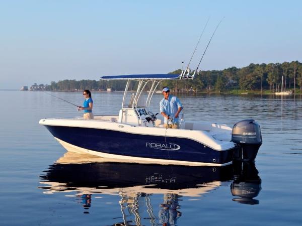 2022 Robalo boat for sale, model of the boat is R200 & Image # 13 of 18