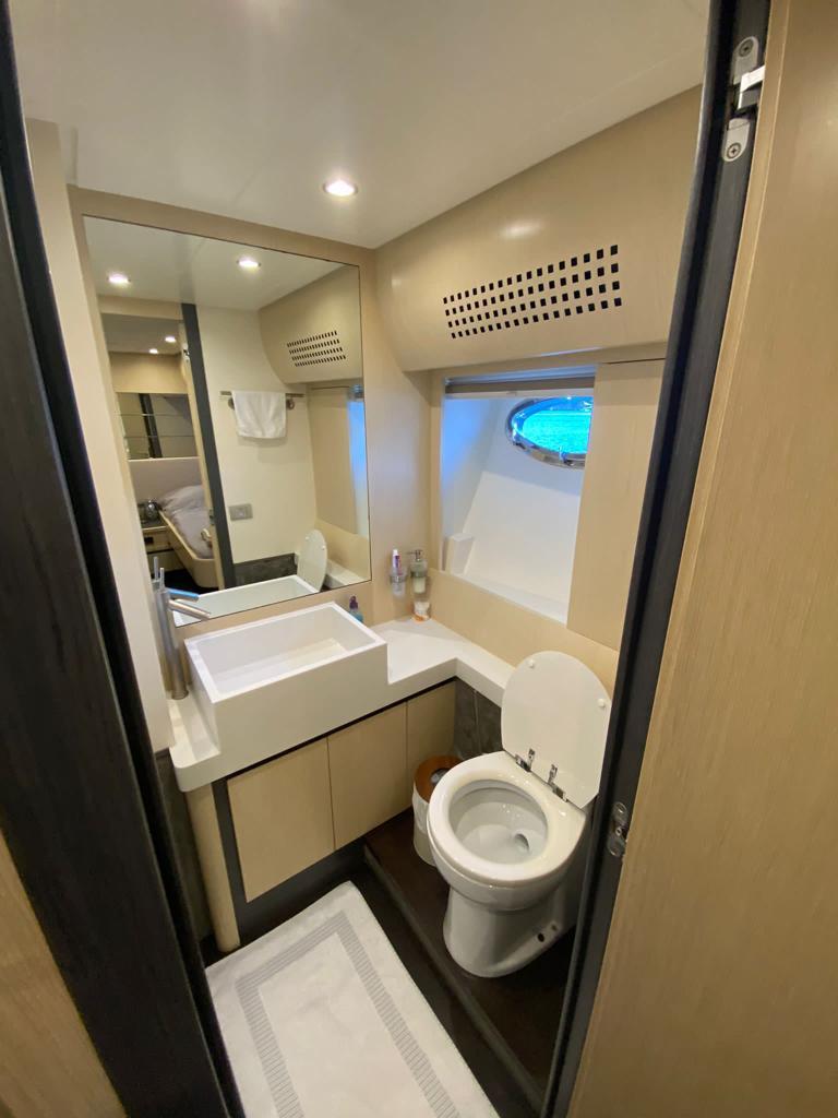 2008 Pershing 90