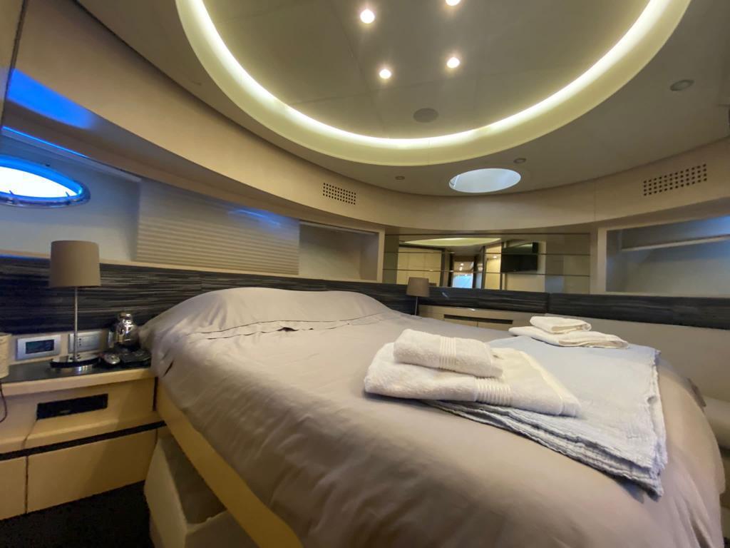 2008 Pershing 90
