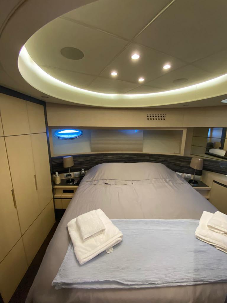 2008 Pershing 90