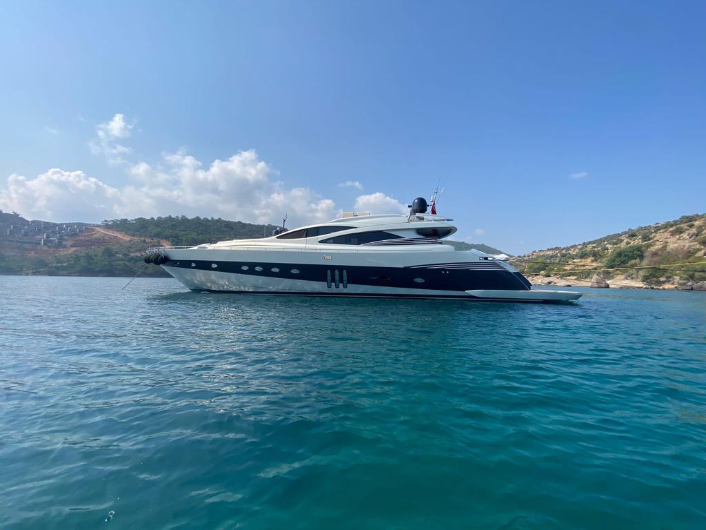 2008 Pershing 90