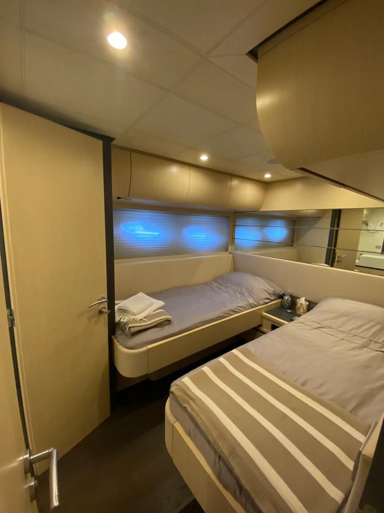 2008 Pershing 90