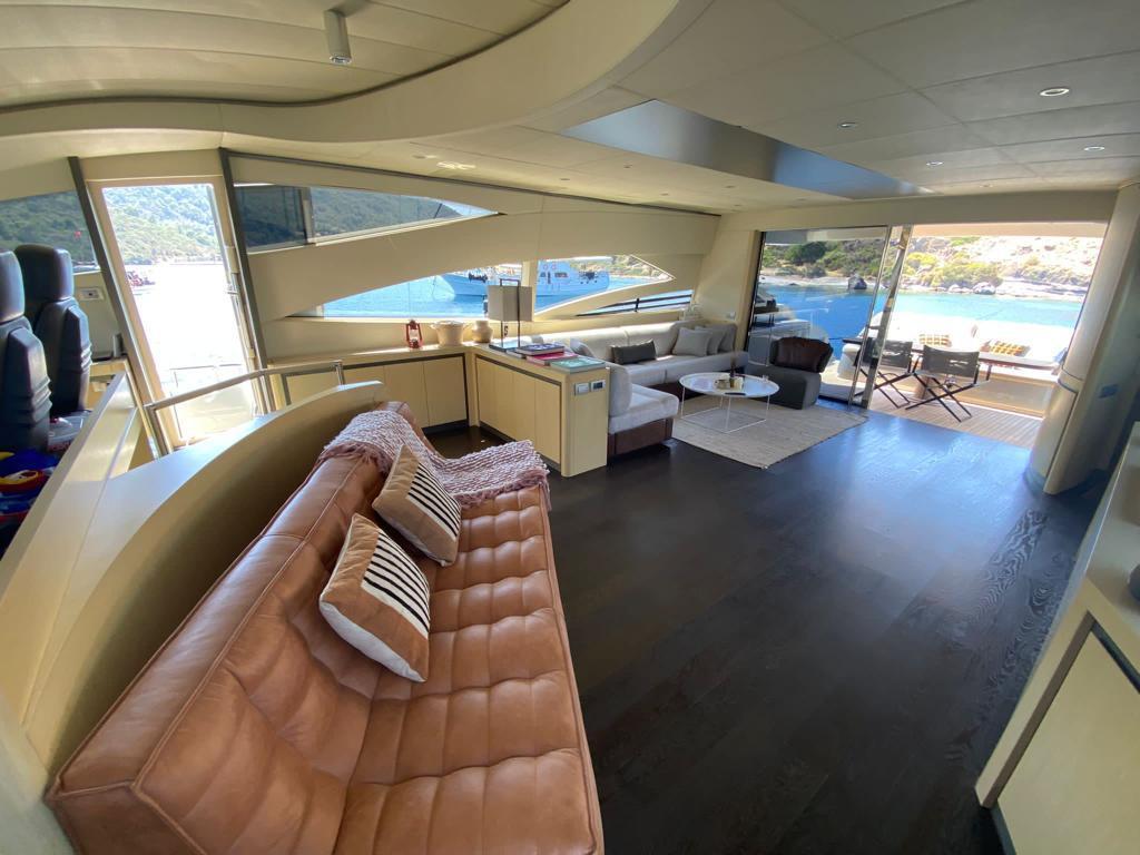 2008 Pershing 90