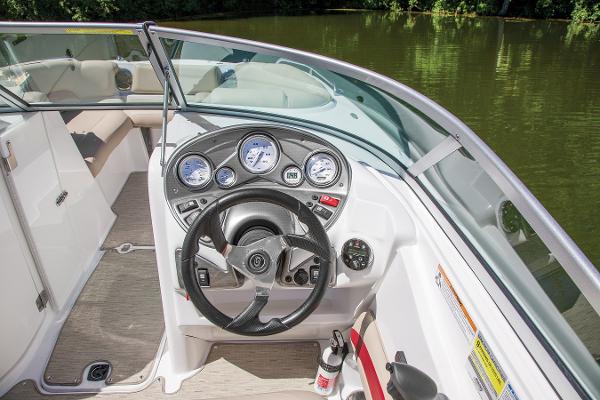 2013 Hurricane boat for sale, model of the boat is SunDeck 2200 DC IO & Image # 5 of 5