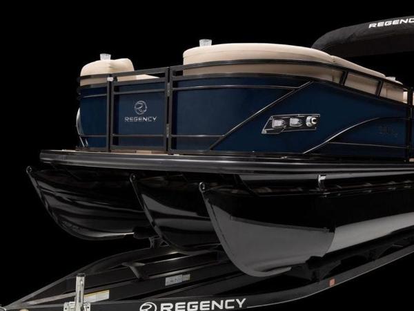 2022 Regency boat for sale, model of the boat is 250 LE3 & Image # 39 of 64